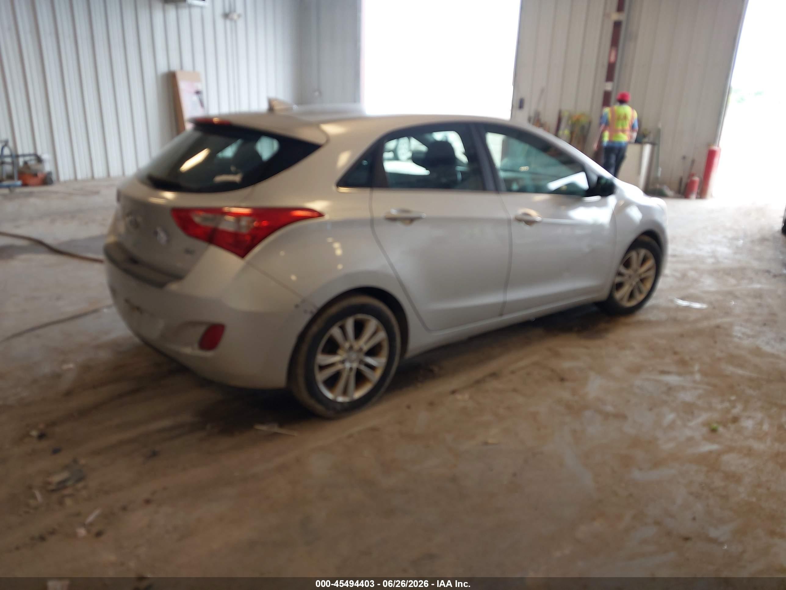 2013 Hyundai Elantra Gt   Silver vin: KMHD35LE4DU156047