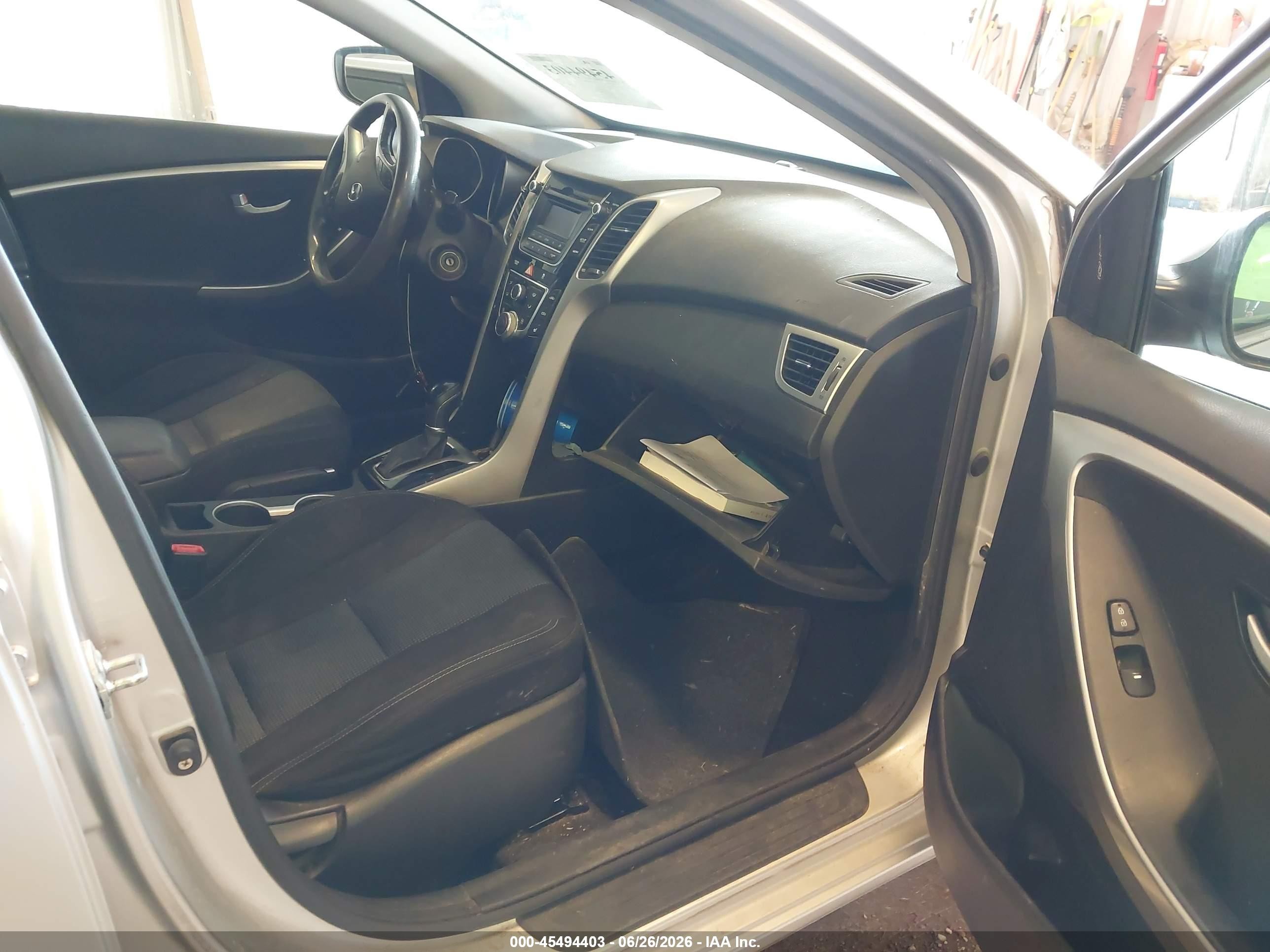 2013 Hyundai Elantra Gt   Silver vin: KMHD35LE4DU156047