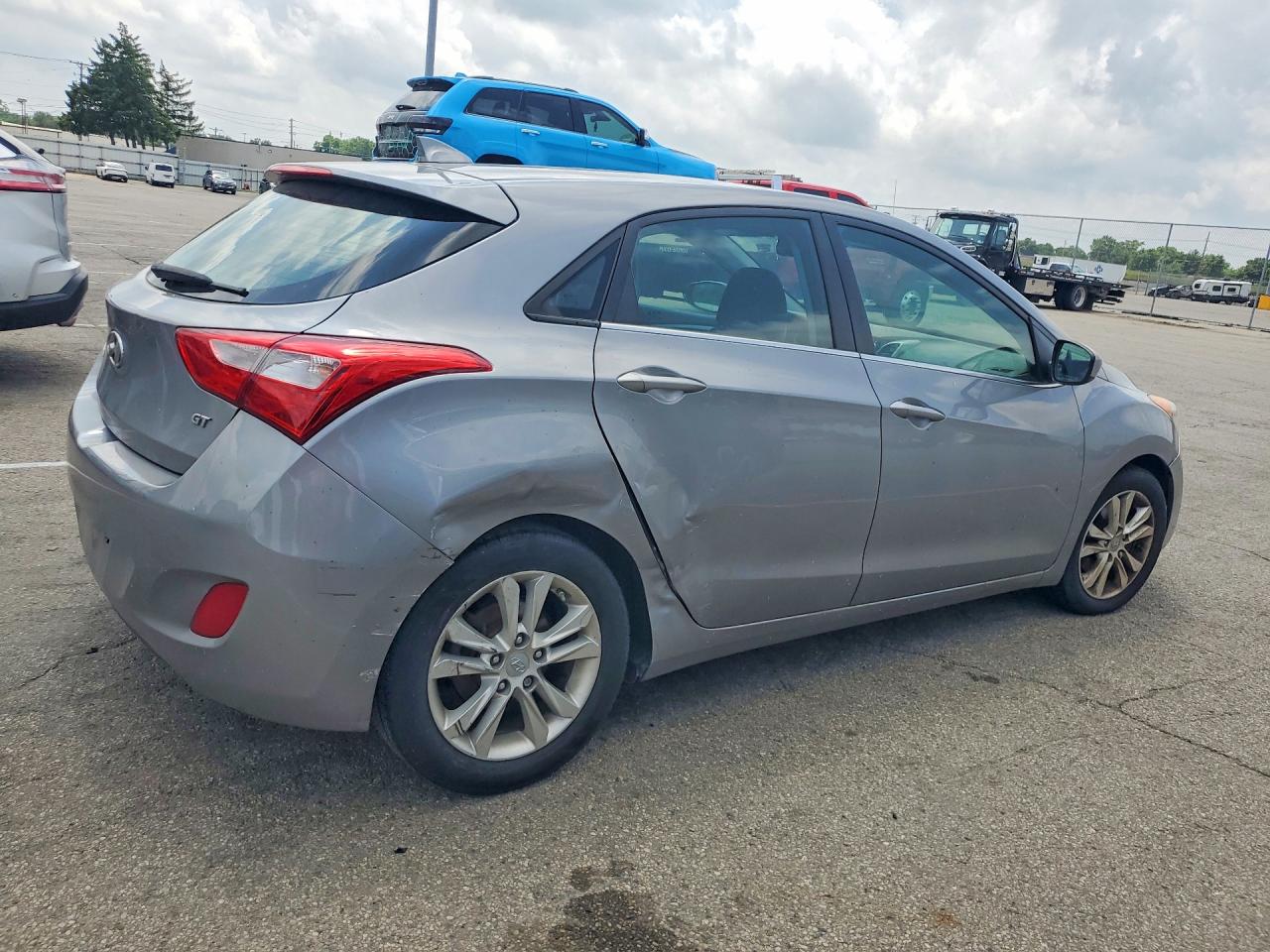 2013 Hyundai Elantra Gt Base Gray vin: KMHD35LE5DU020848