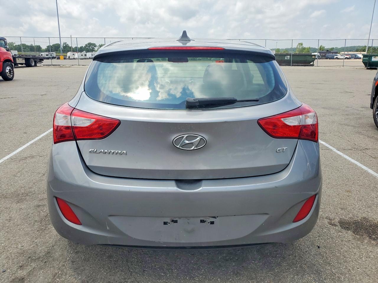 2013 Hyundai Elantra Gt Base Gray vin: KMHD35LE5DU020848