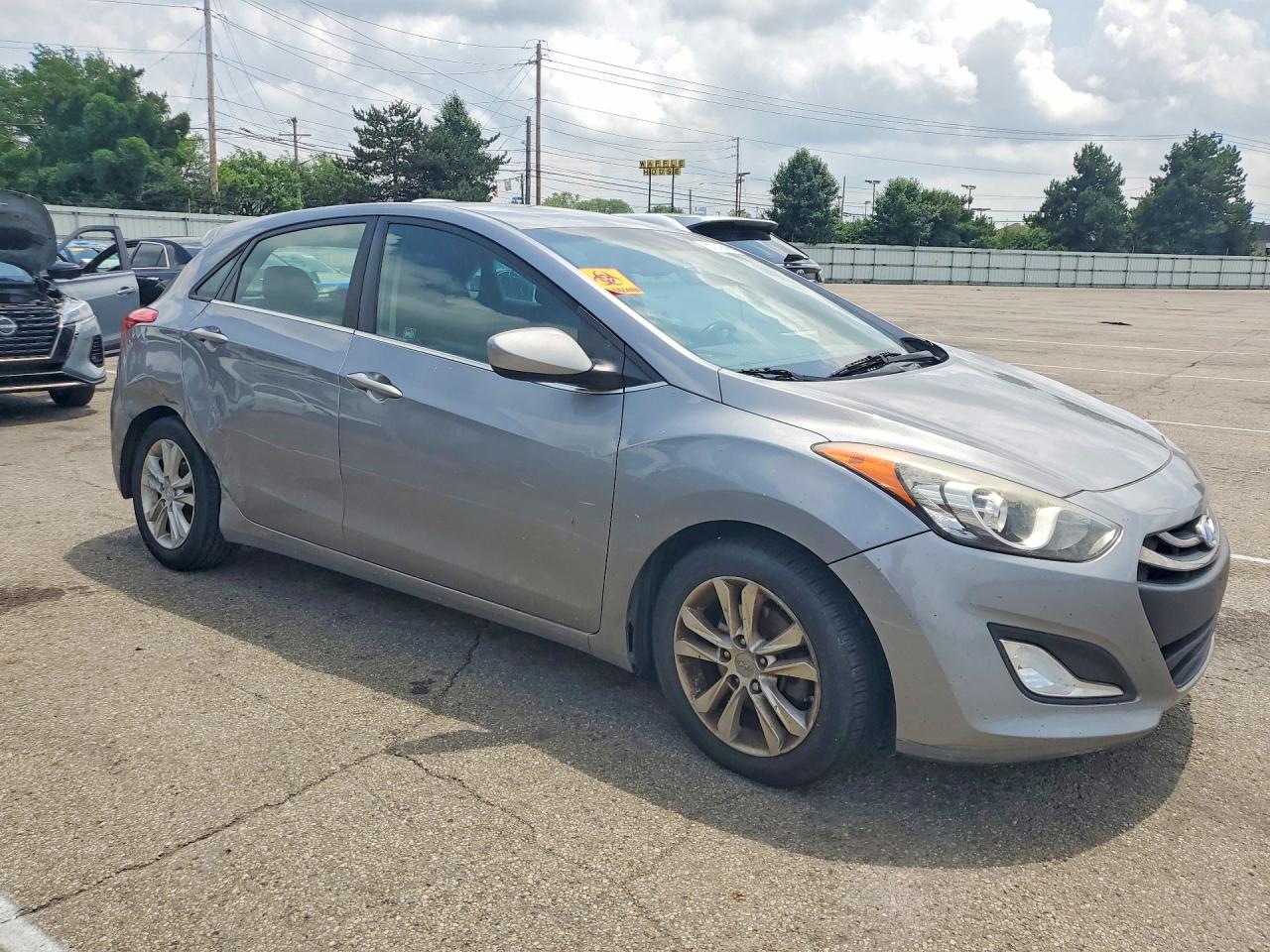 2013 Hyundai Elantra Gt Base Gray vin: KMHD35LE5DU020848