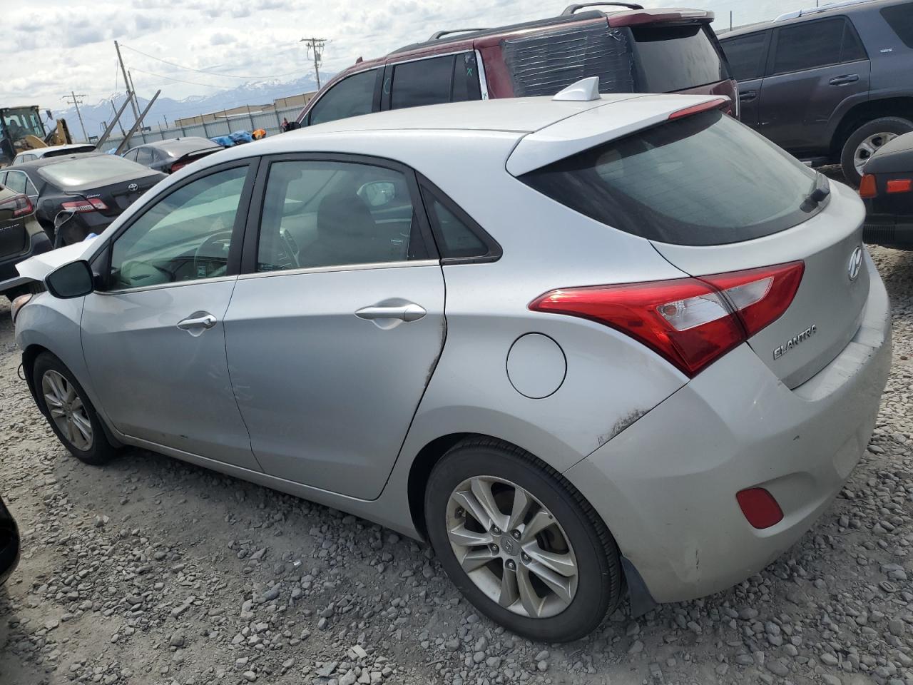2013 Hyundai Elantra Gt Silver vin: KMHD35LE5DU050111