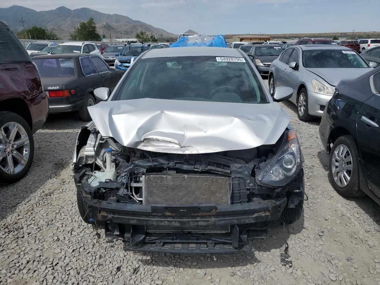 2013 Hyundai Elantra Gt Silver vin: KMHD35LE5DU050111