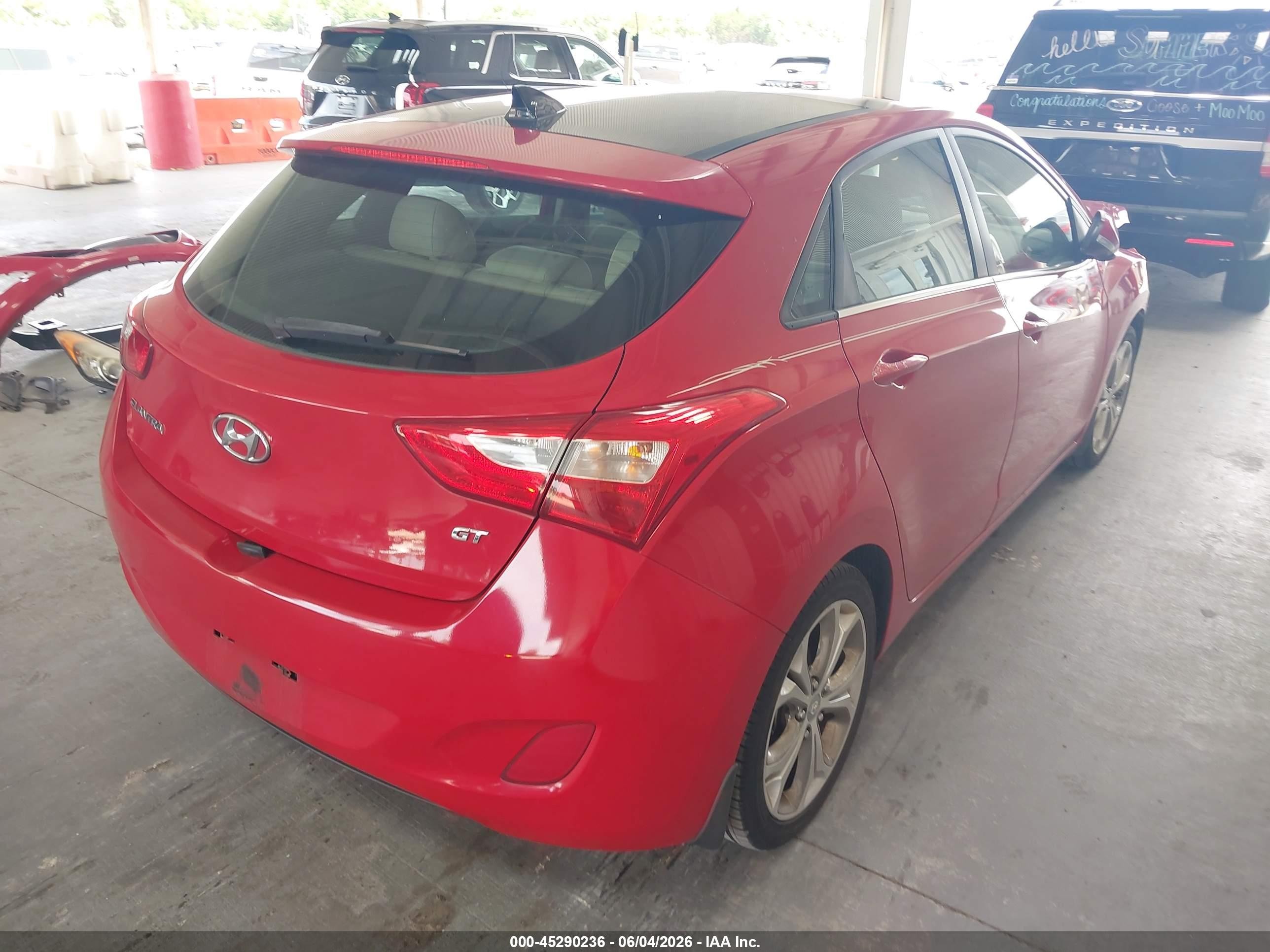2013 Hyundai Elantra Gt   Red vin: KMHD35LE5DU051033