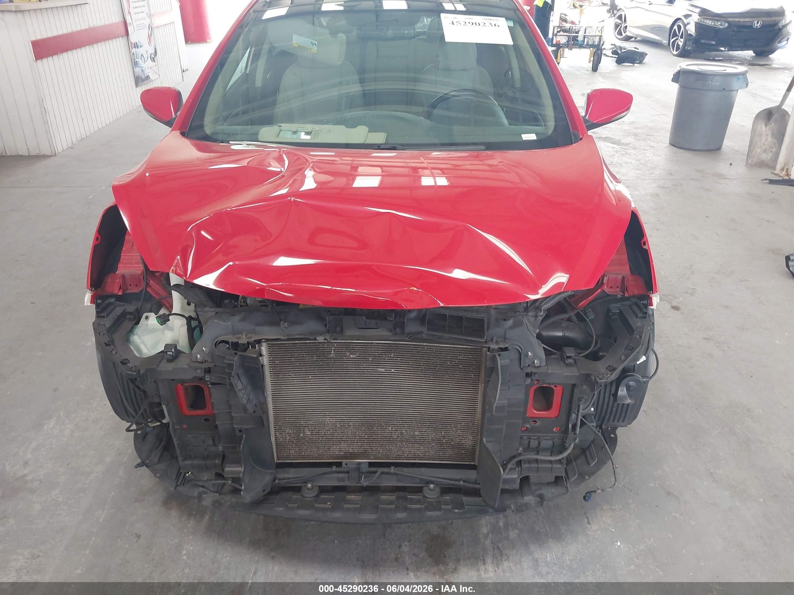 2013 Hyundai Elantra Gt   Red vin: KMHD35LE5DU051033