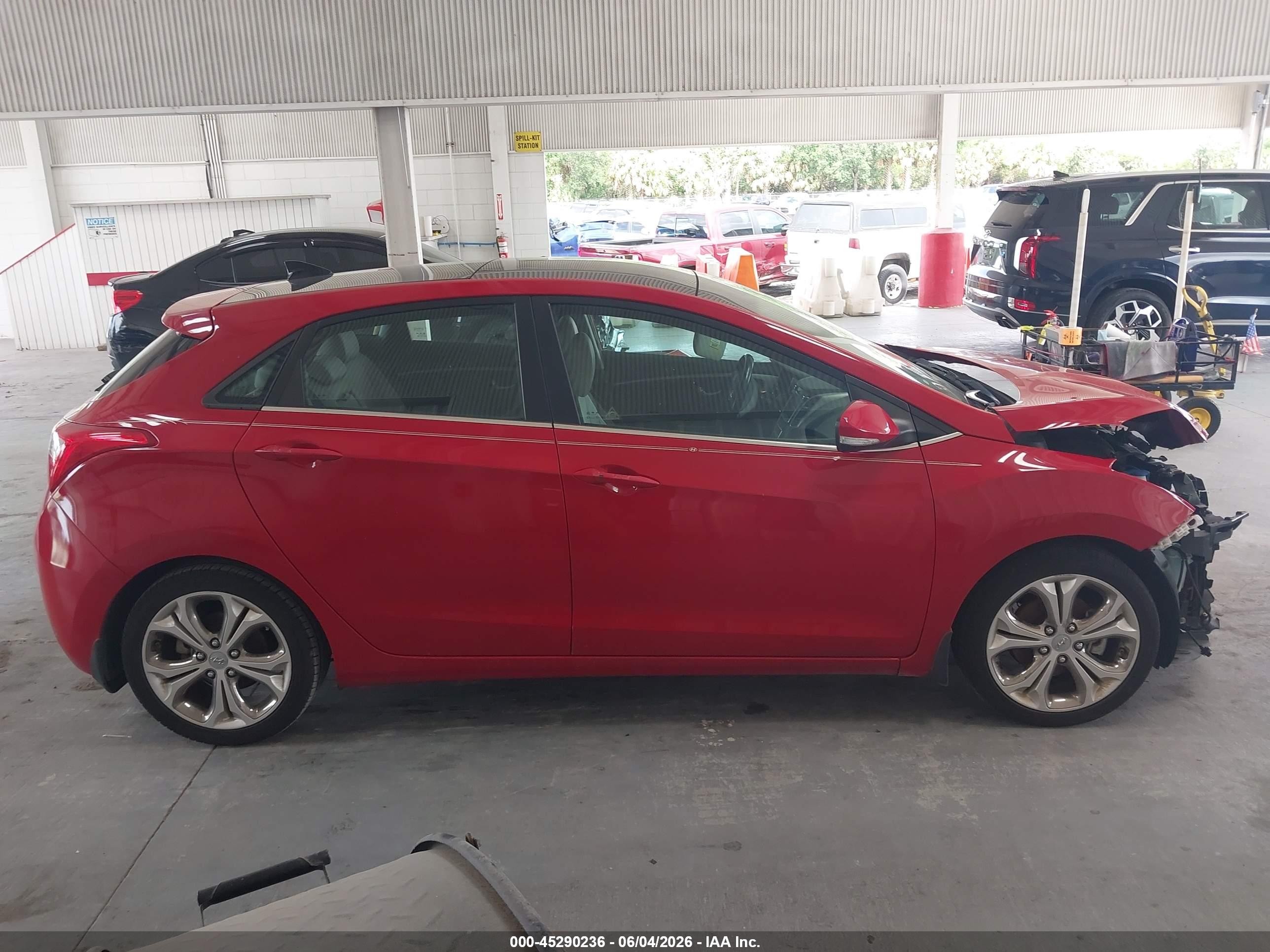 2013 Hyundai Elantra Gt   Red vin: KMHD35LE5DU051033
