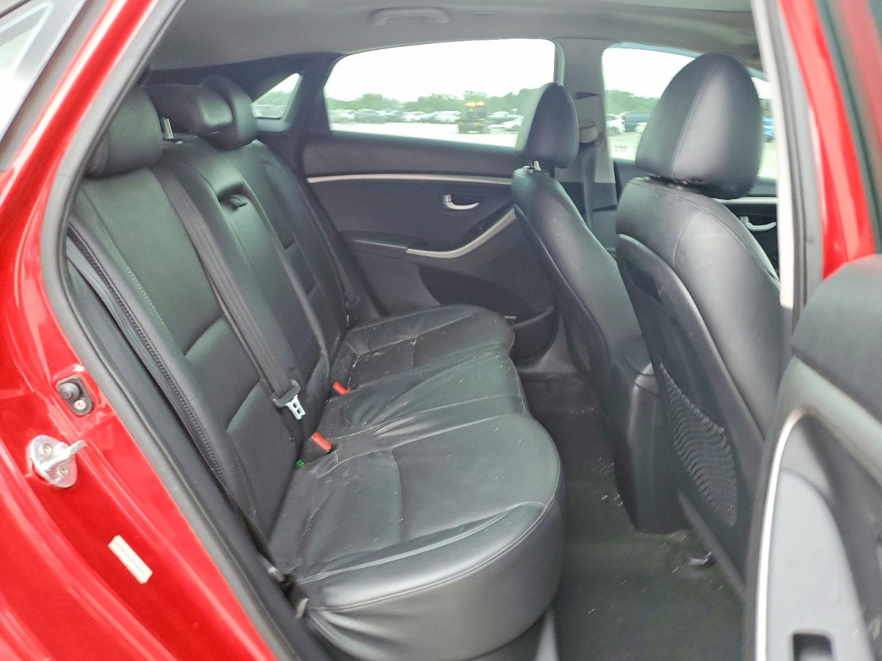 2013 Hyun Elantra Red vin: KMHD35LE5DU053767
