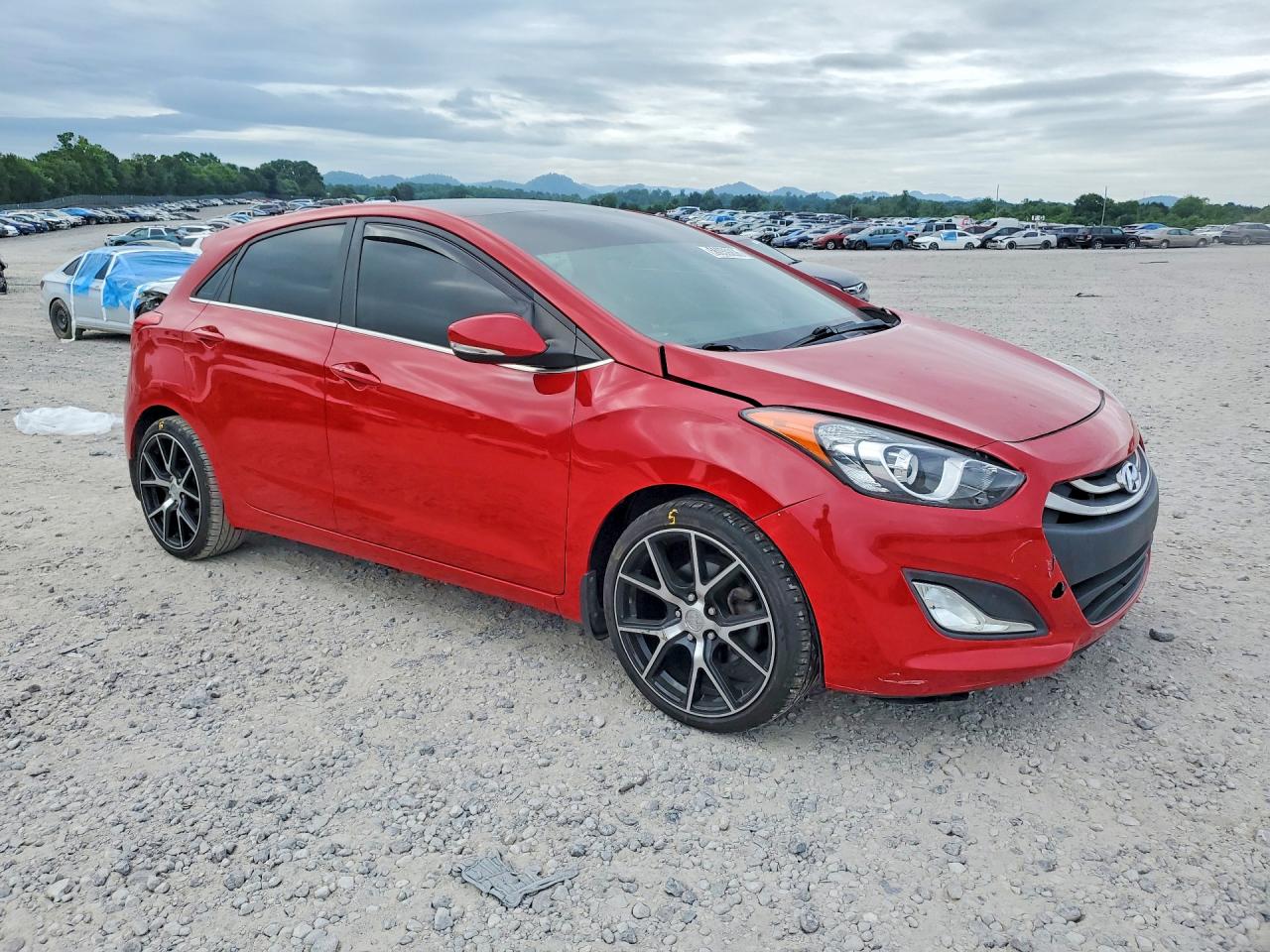 2013 Hyun Elantra Red vin: KMHD35LE5DU053767