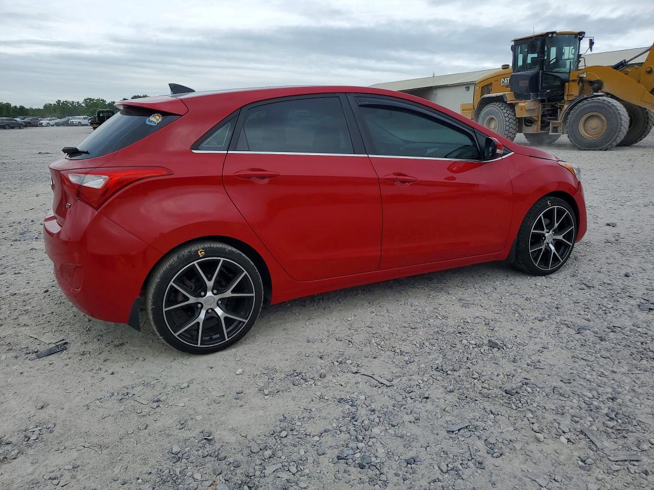 2013 Hyun Elantra Red vin: KMHD35LE5DU053767