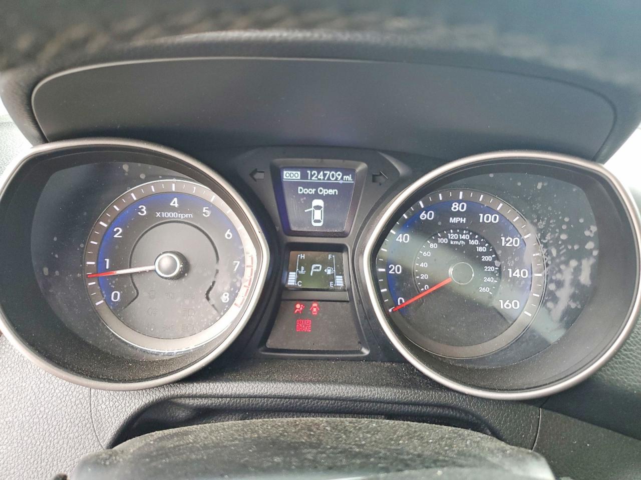 2013 Hyun Elantra Red vin: KMHD35LE5DU053767