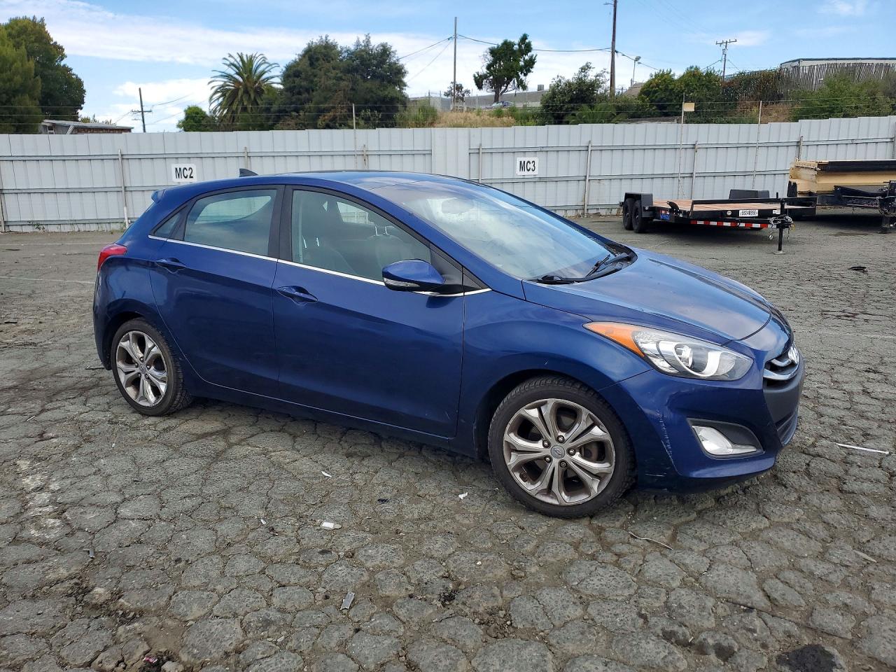2013 Hyundai Elantra Gt Base Blue vin: KMHD35LE5DU094237