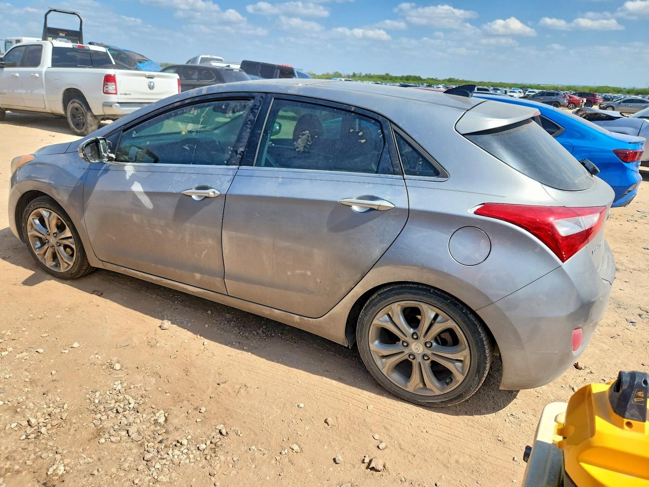 2013 Hyundai Elantra Gt Base Silver vin: KMHD35LE5DU114115