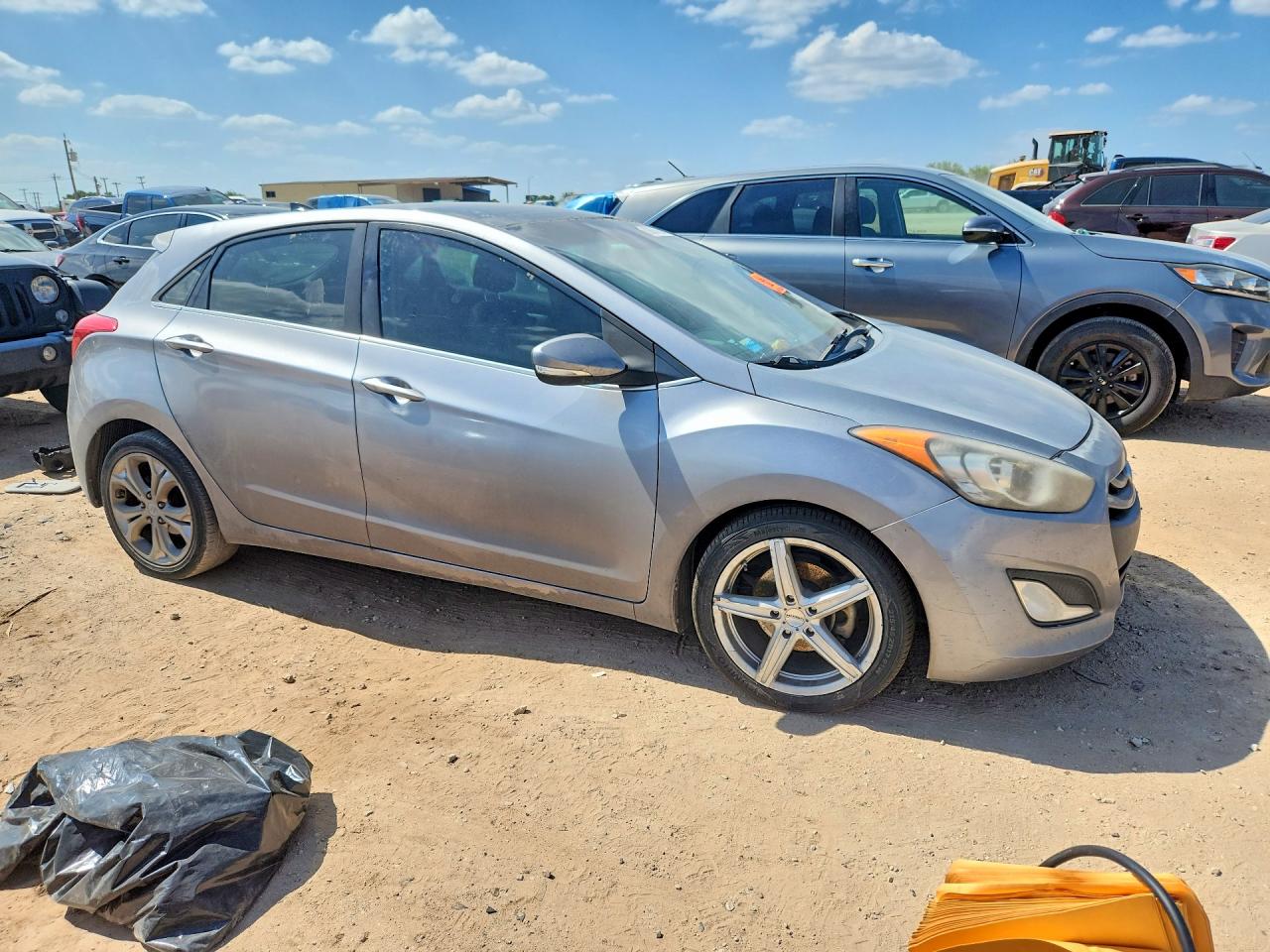 2013 Hyundai Elantra Gt Base Silver vin: KMHD35LE5DU114115