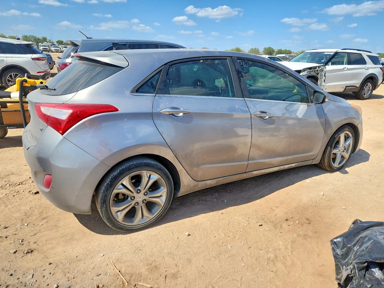 2013 Hyundai Elantra Gt Base Silver vin: KMHD35LE5DU114115