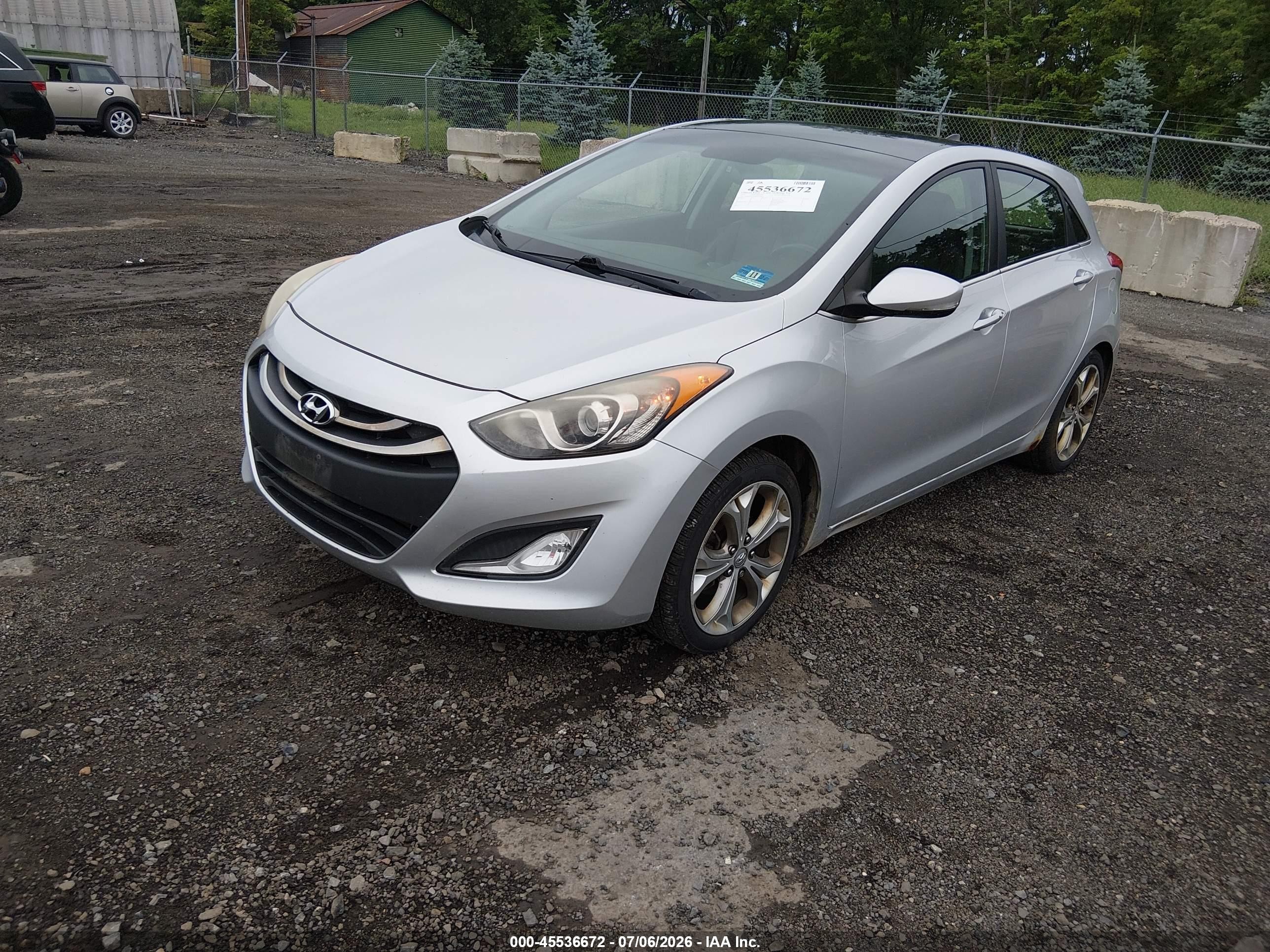 2013 Hyundai Elantra Gt   Silver vin: KMHD35LE5DU122683
