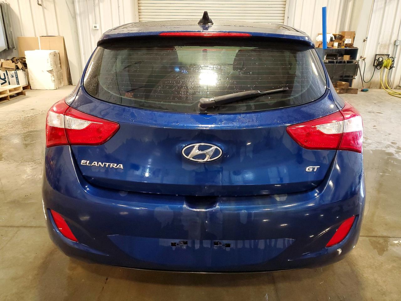2013 Hyundai Elantra Gt Base Blue vin: KMHD35LE6DU057553