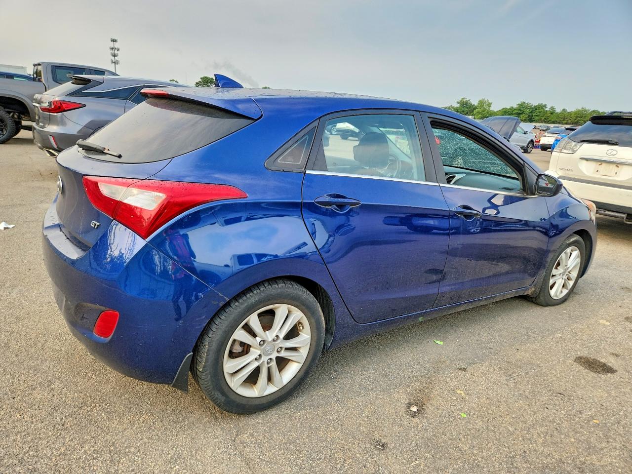 2013 Hyundai Elantra Gt Base Blue vin: KMHD35LE6DU078452