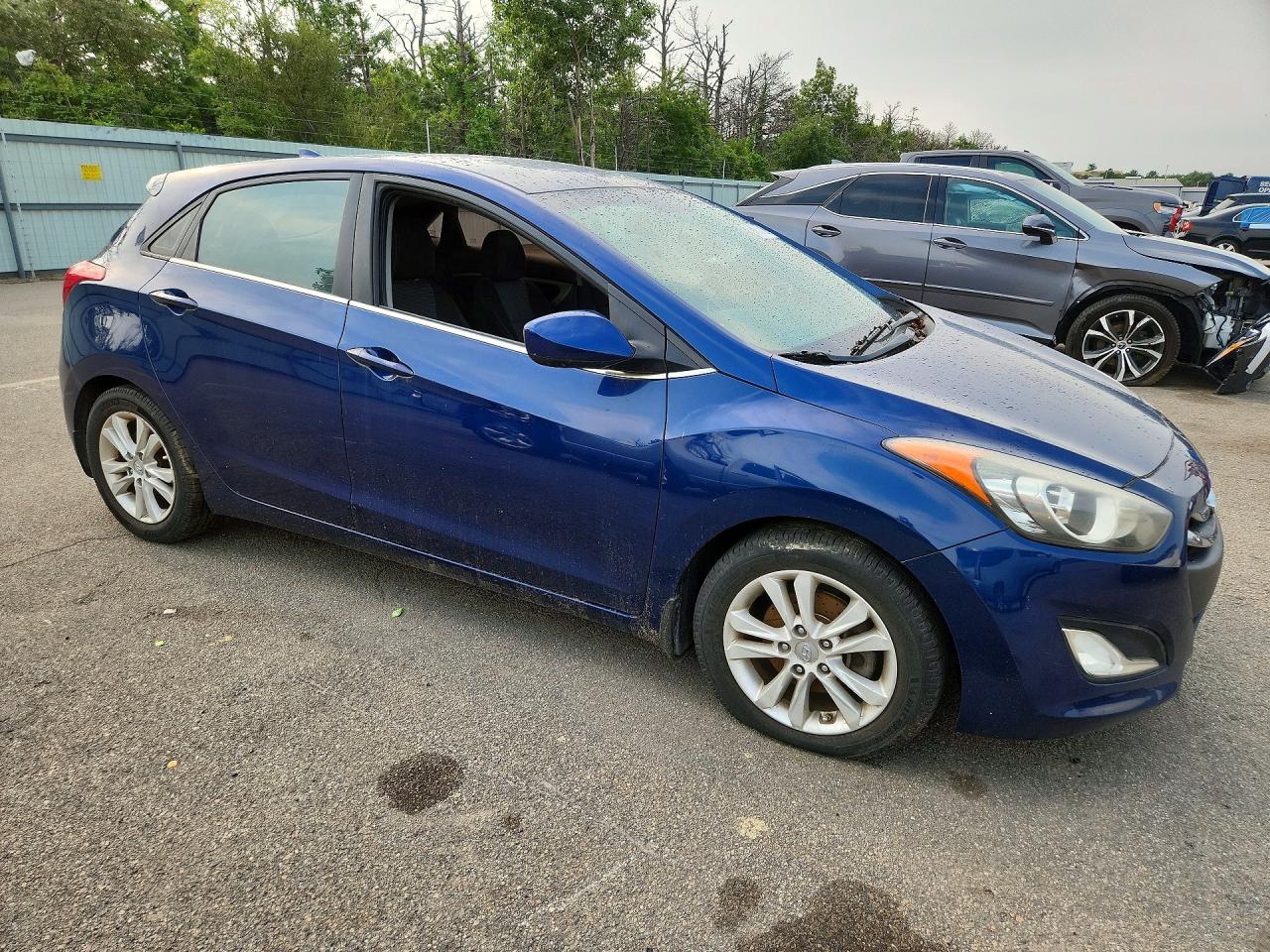2013 Hyundai Elantra Gt Base Blue vin: KMHD35LE6DU078452
