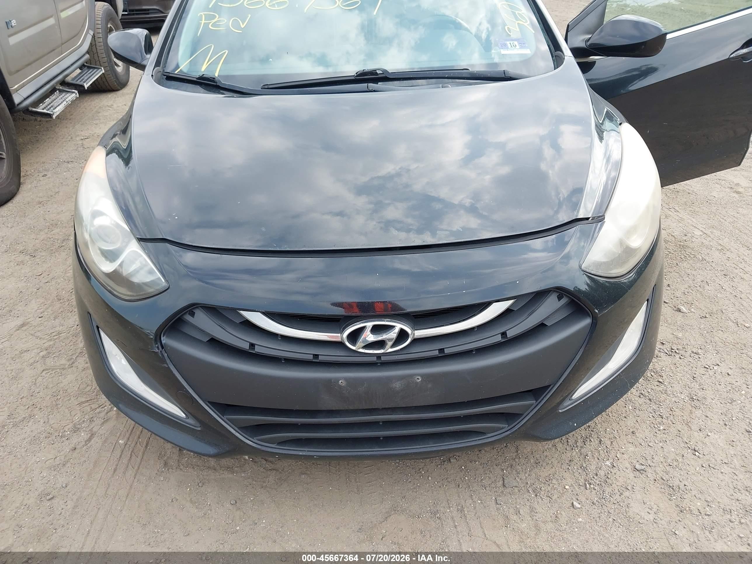 2013 Hyundai Elantra Gt   Black vin: KMHD35LE6DU081884