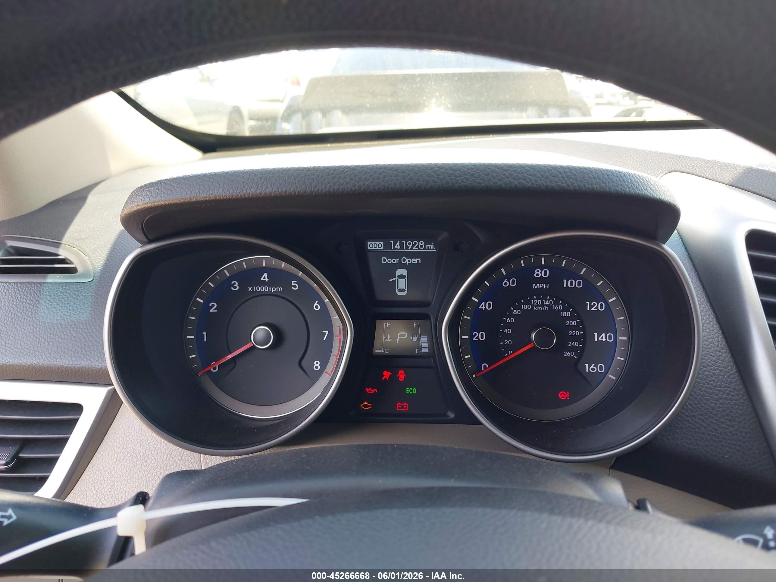 2013 Hyundai Elantra Gt   White vin: KMHD35LE6DU089077