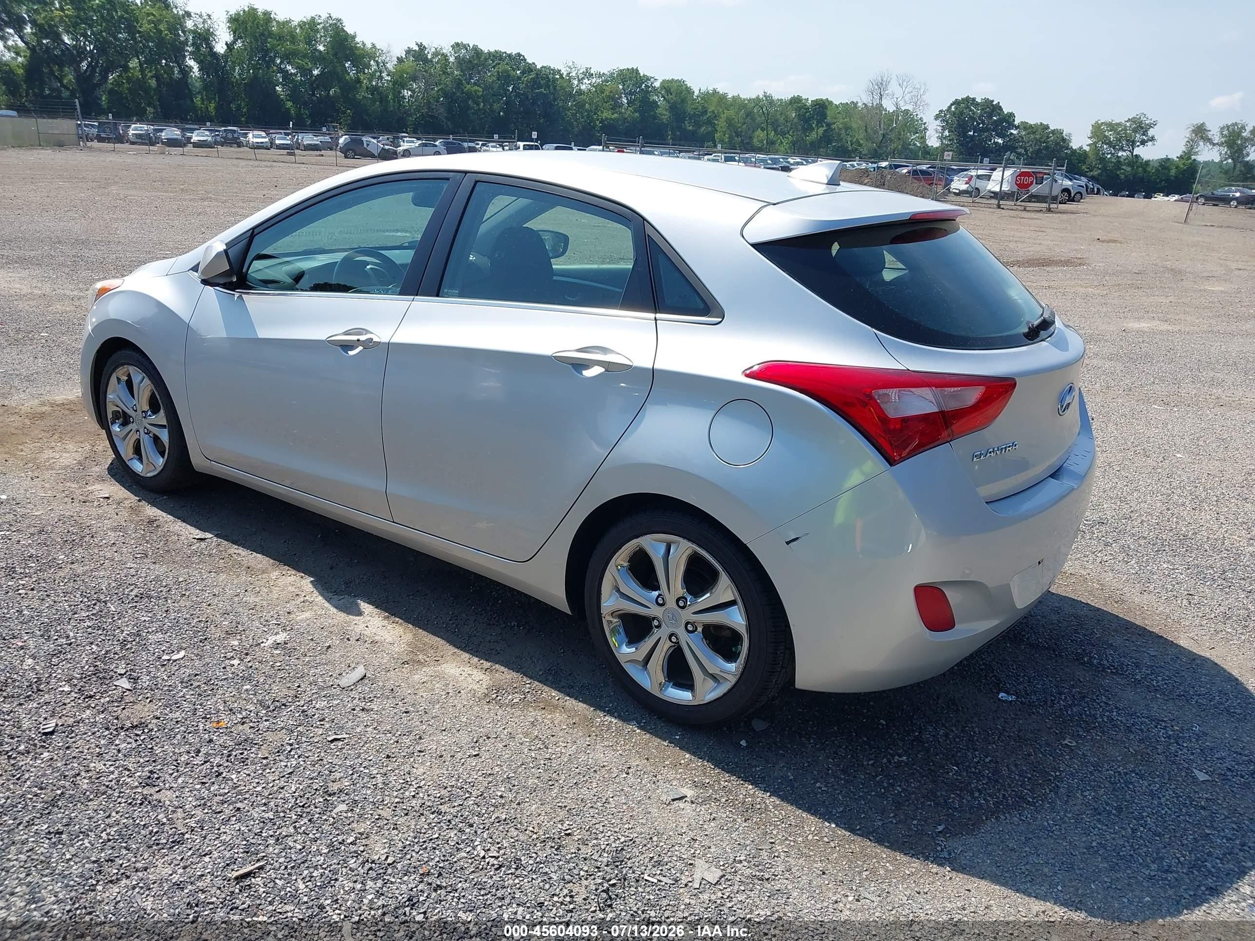 2013 Hyundai Elantra Gt   Silver vin: KMHD35LE6DU096529