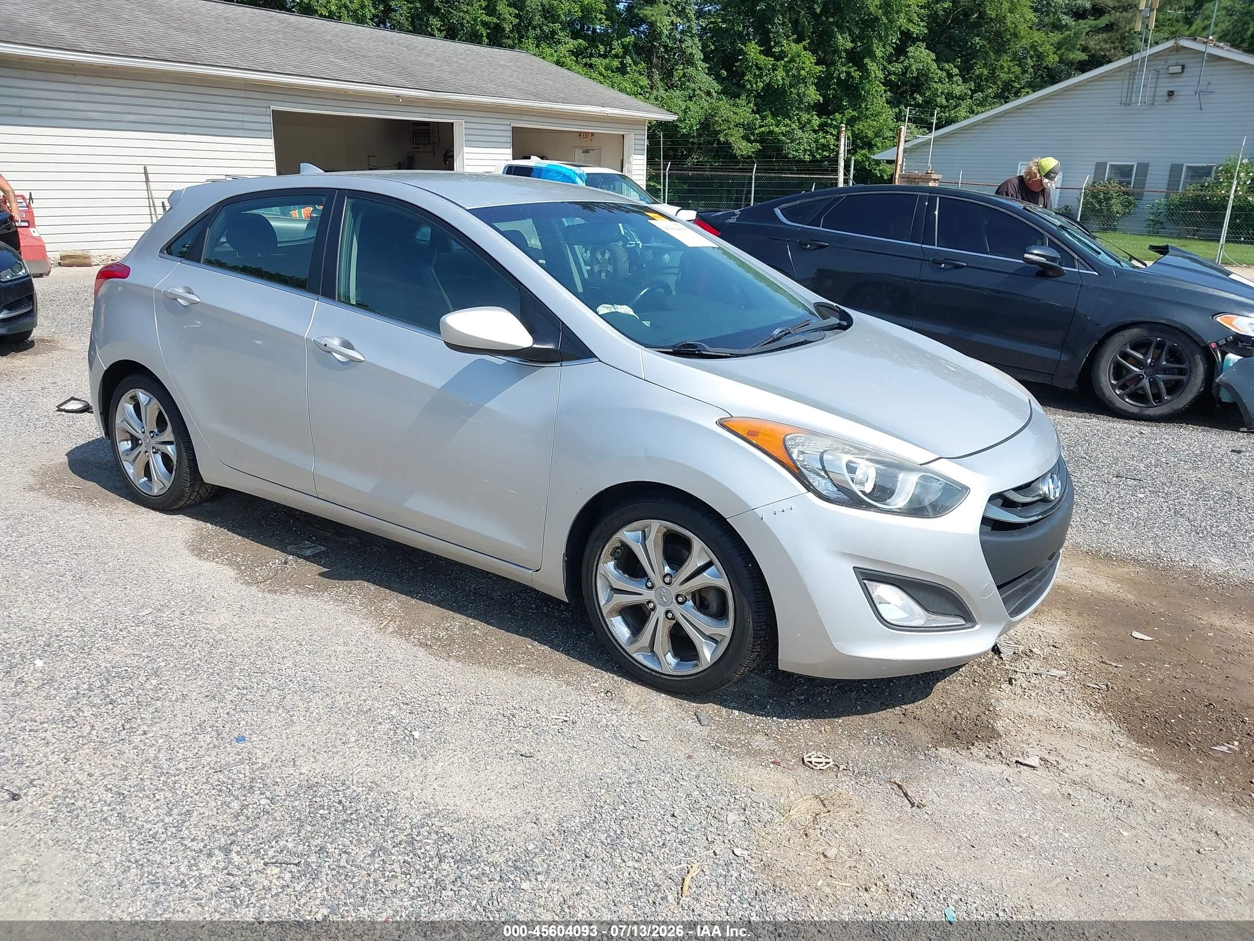 2013 Hyundai Elantra Gt   Silver vin: KMHD35LE6DU096529
