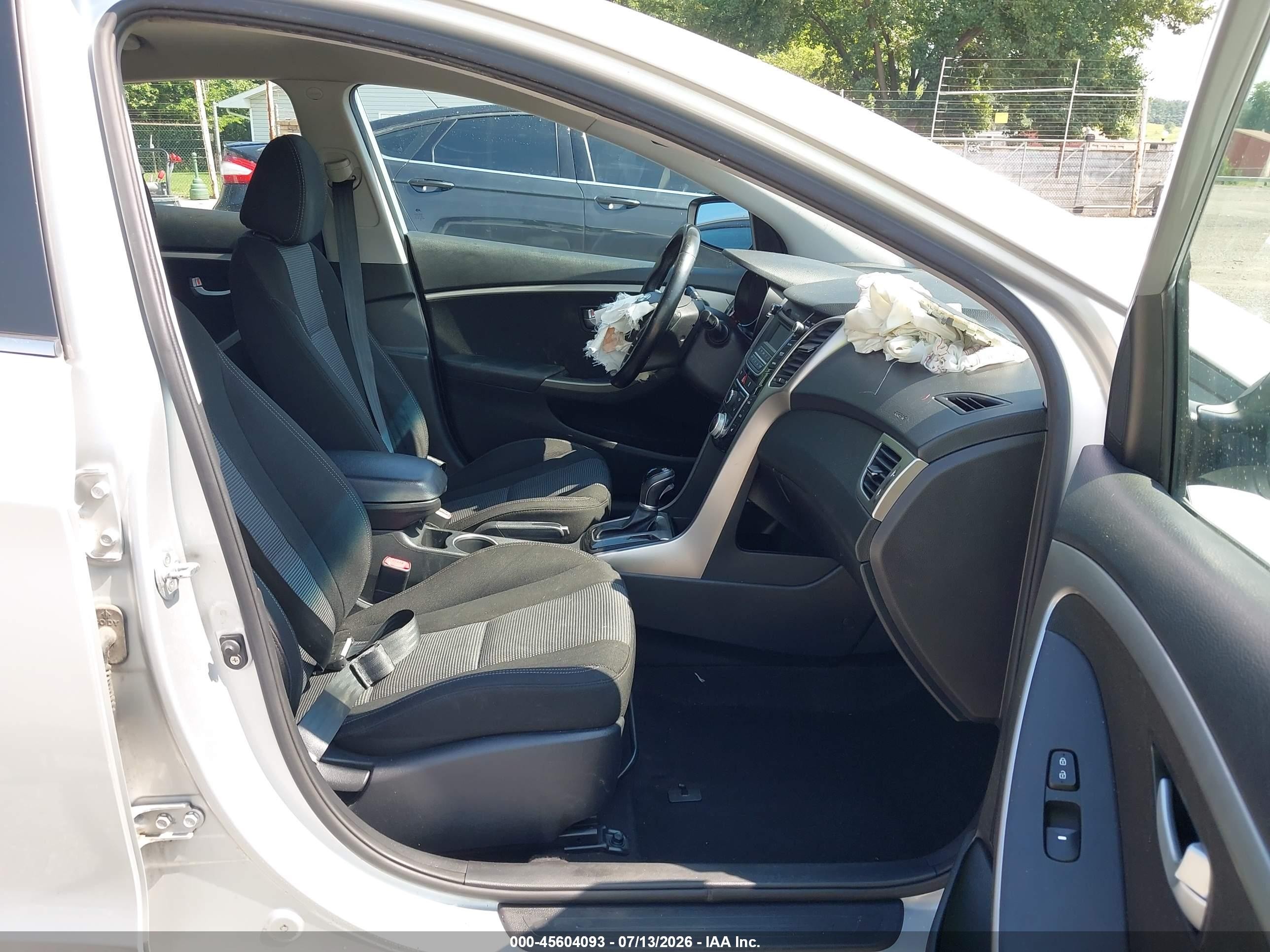 2013 Hyundai Elantra Gt   Silver vin: KMHD35LE6DU096529