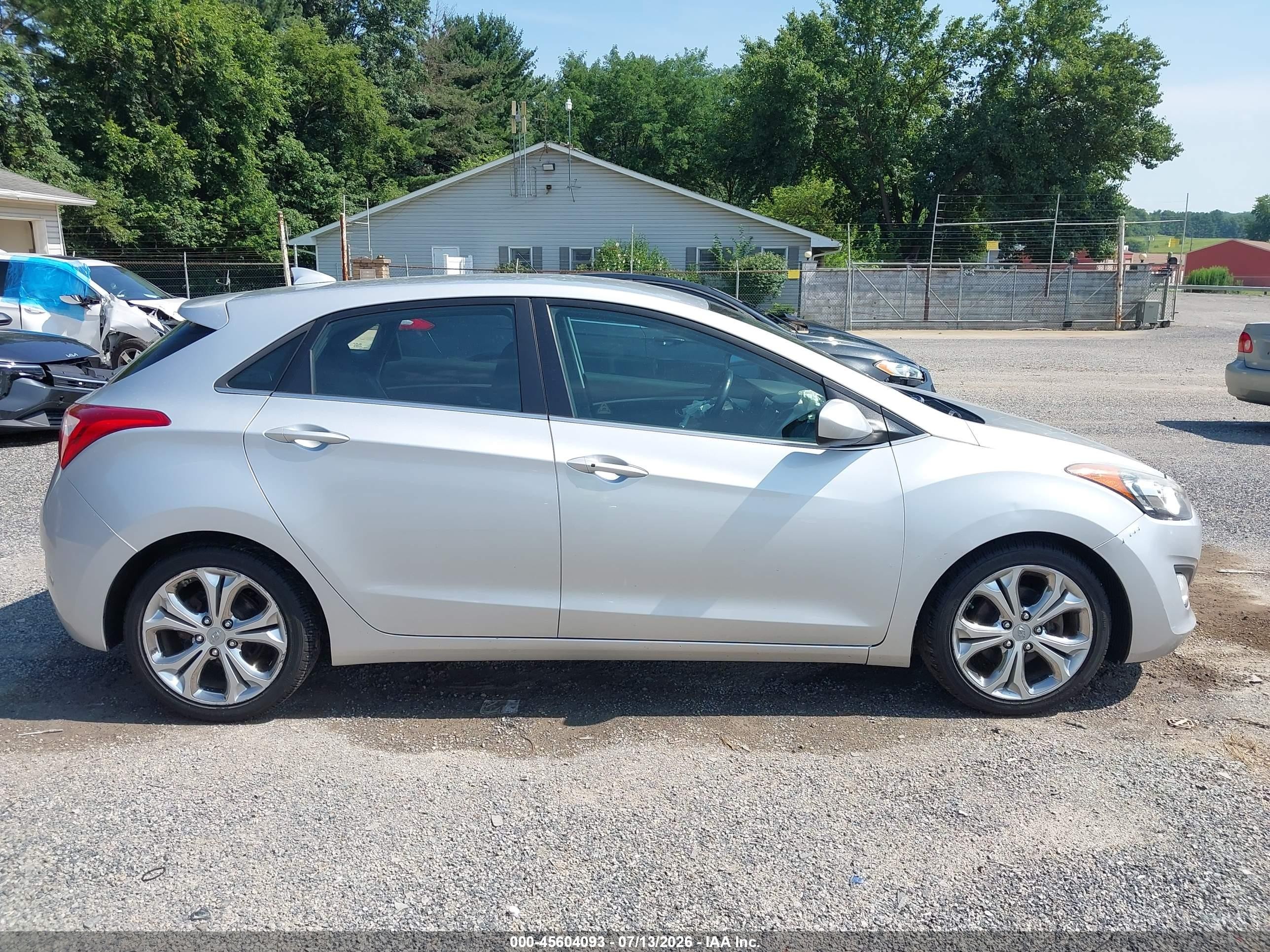 2013 Hyundai Elantra Gt   Silver vin: KMHD35LE6DU096529
