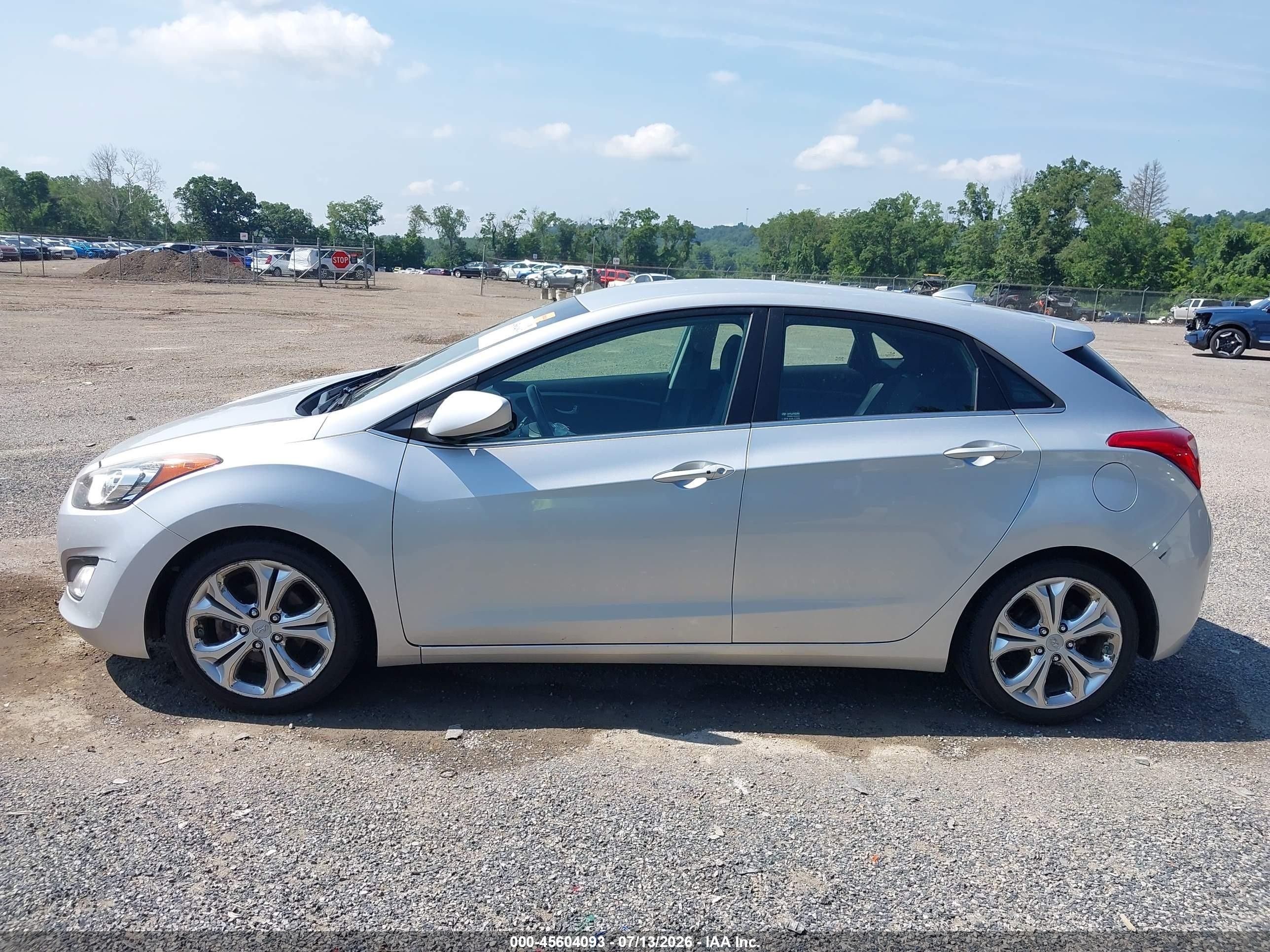 2013 Hyundai Elantra Gt   Silver vin: KMHD35LE6DU096529