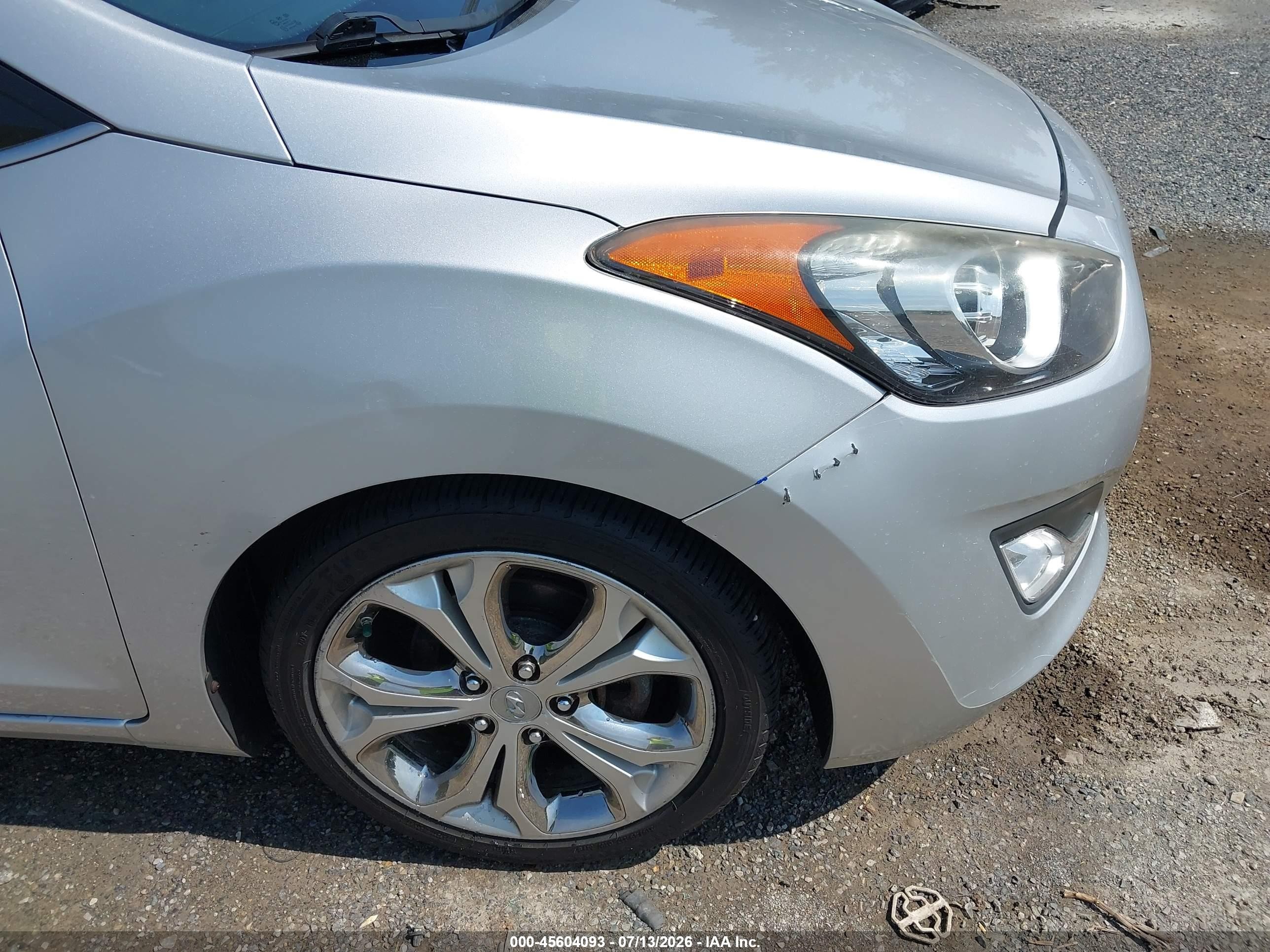 2013 Hyundai Elantra Gt   Silver vin: KMHD35LE6DU096529