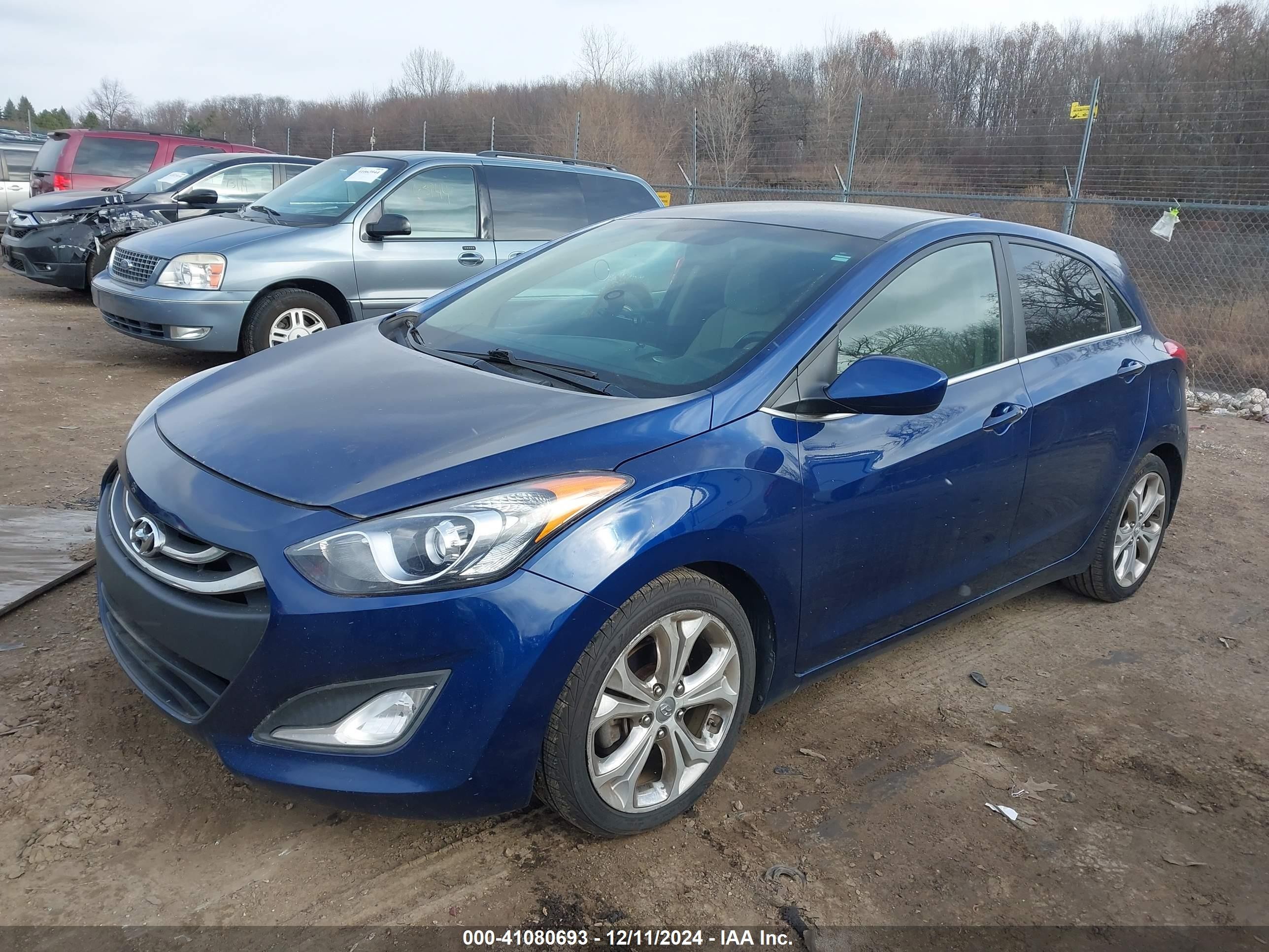 2013 Hyundai Elantra Gt   Blue vin: KMHD35LE6DU099060