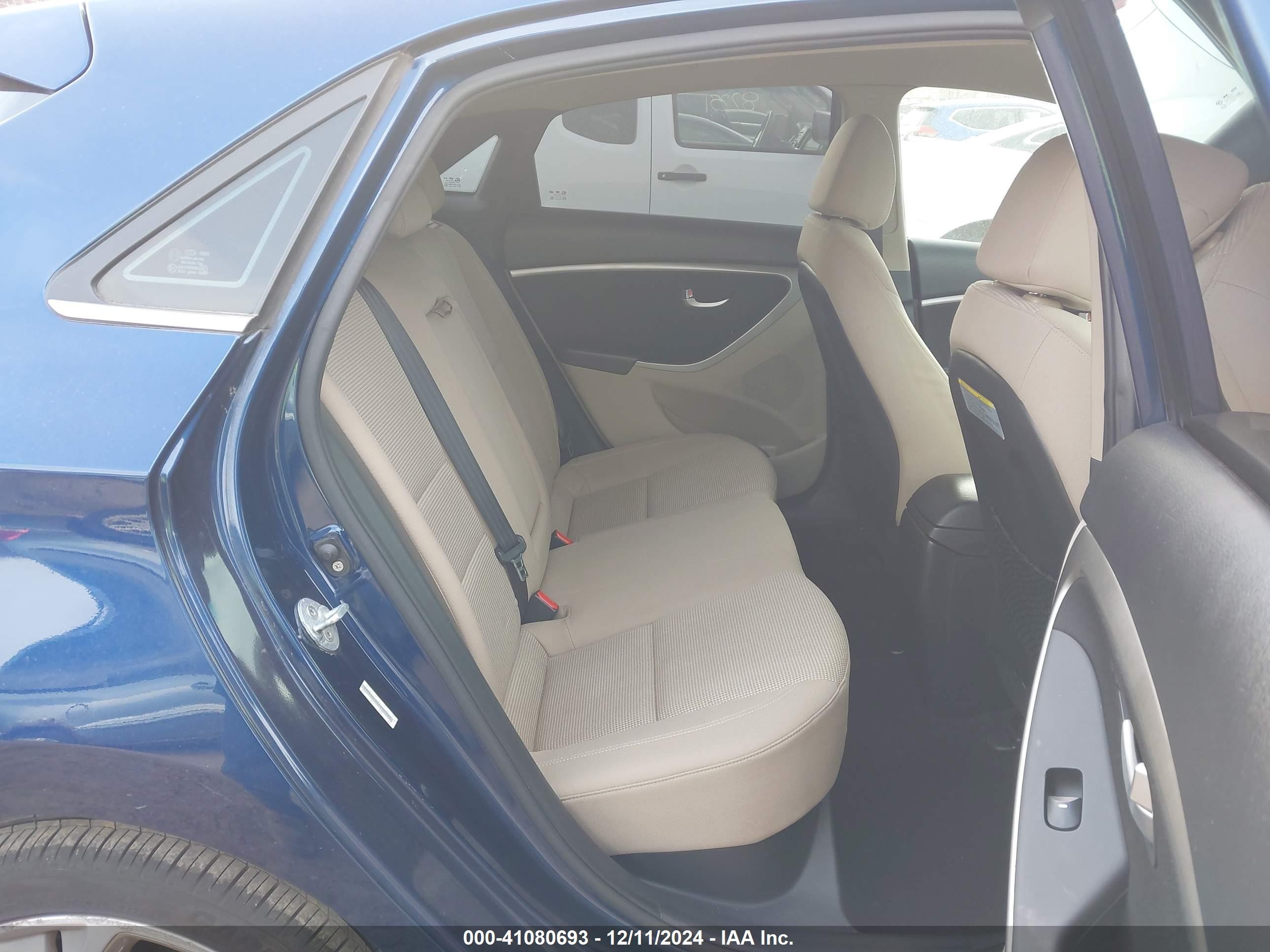2013 Hyundai Elantra Gt   Blue vin: KMHD35LE6DU099060