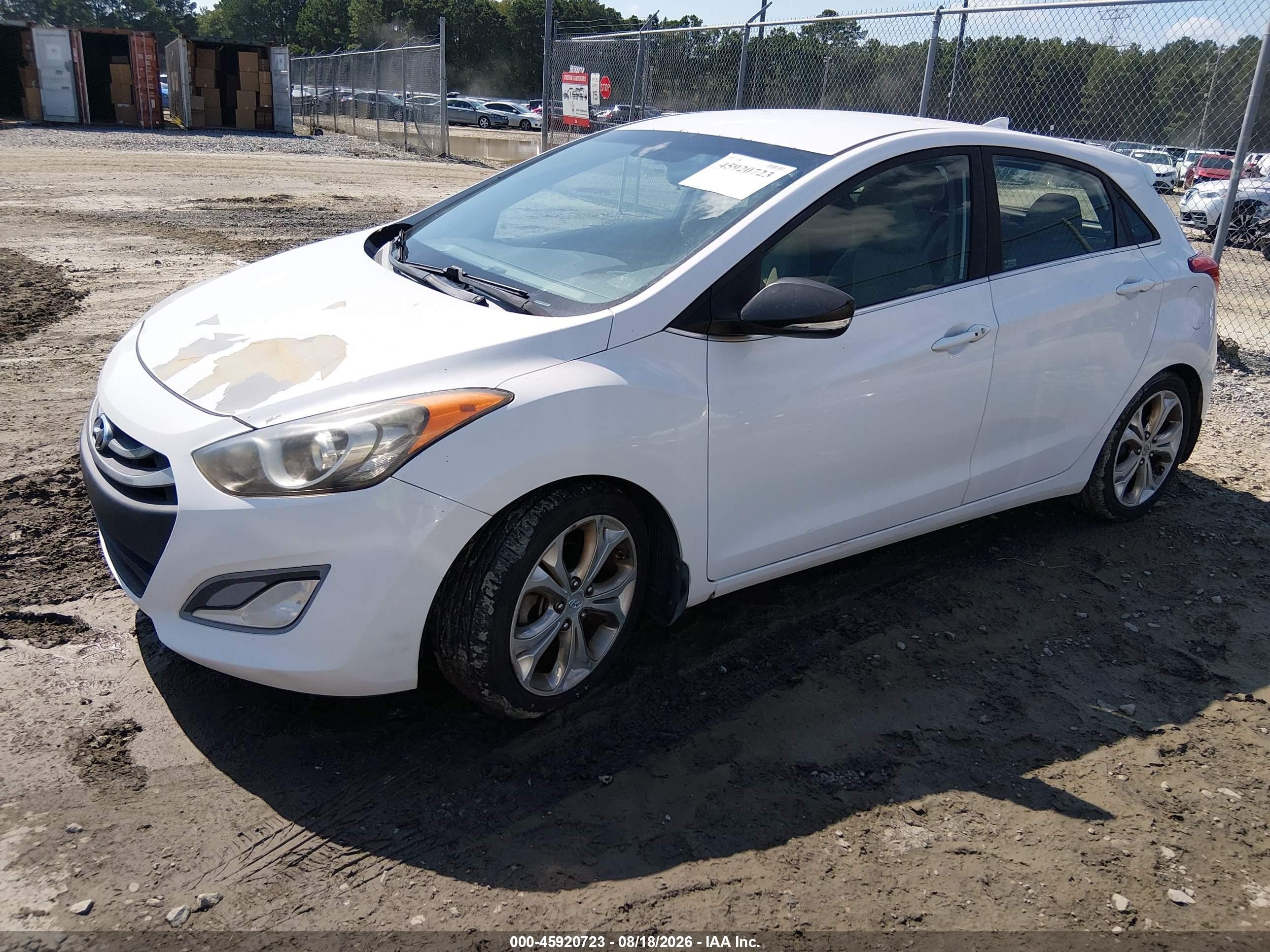 2013 Hyundai Elantra Gt   White vin: KMHD35LE6DU102961