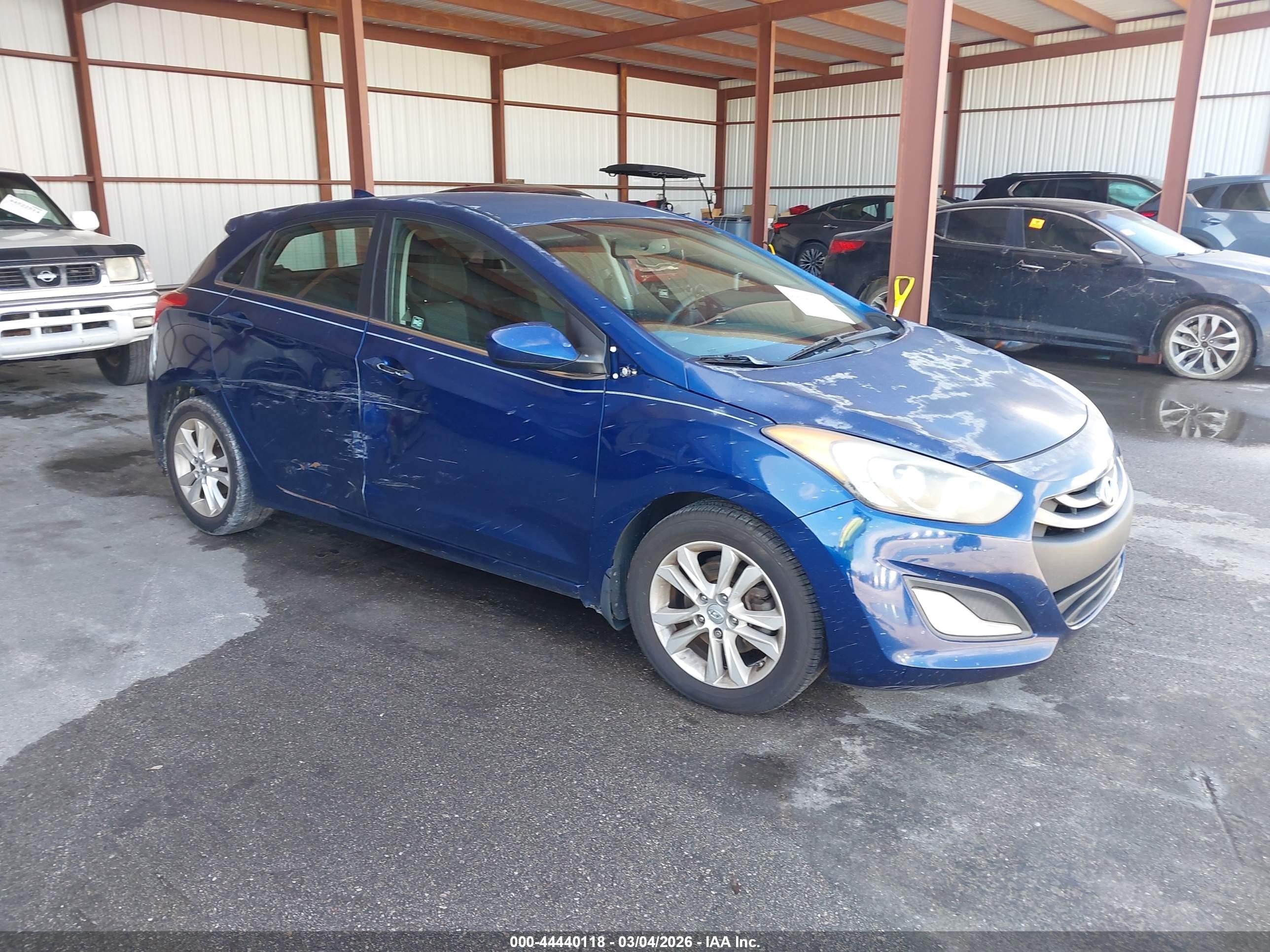 2013 Hyundai Elantra Gt   Blue vin: KMHD35LE6DU108467