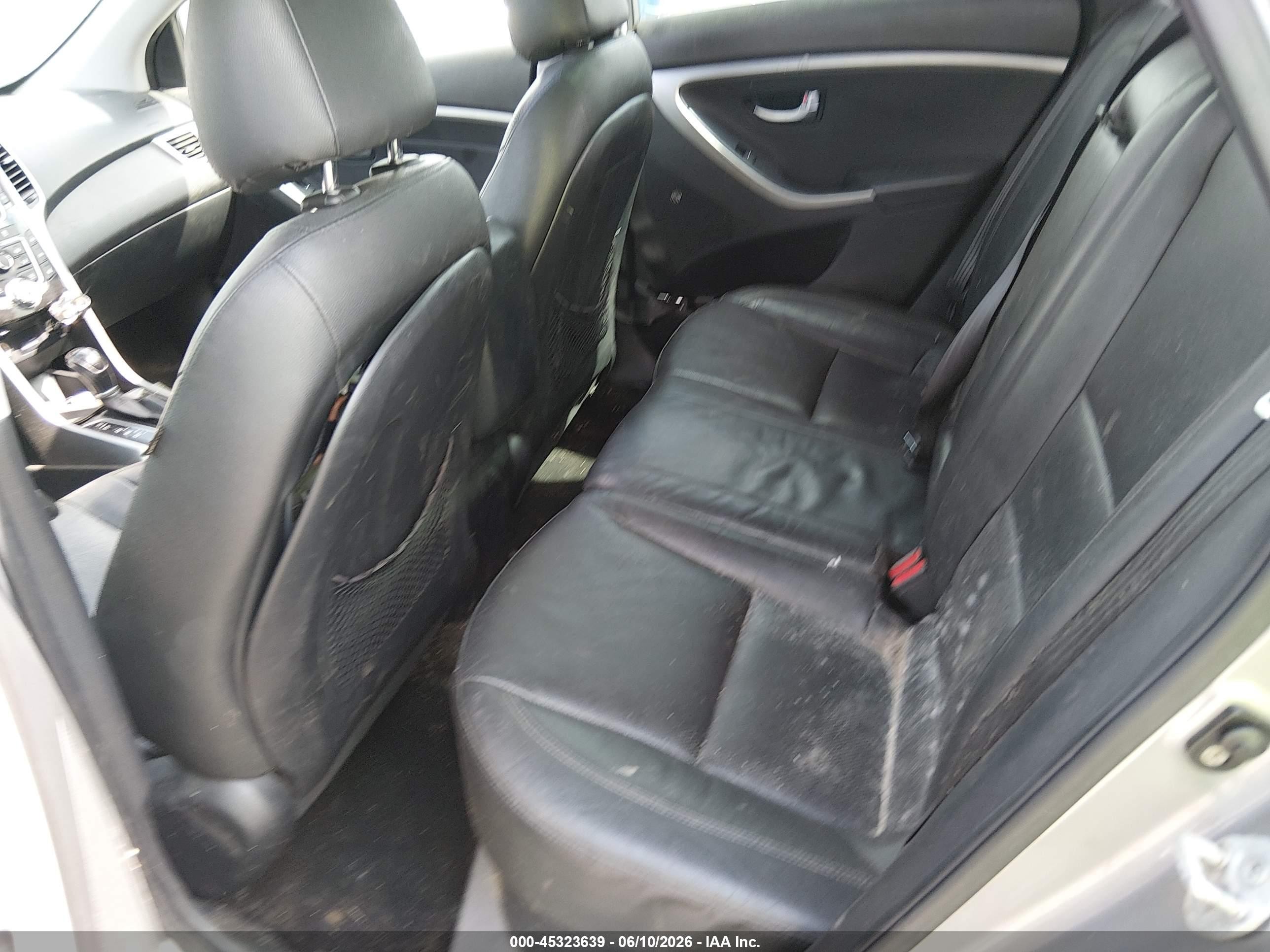 2013 Hyundai Elantra Gt   Silver vin: KMHD35LE6DU112468