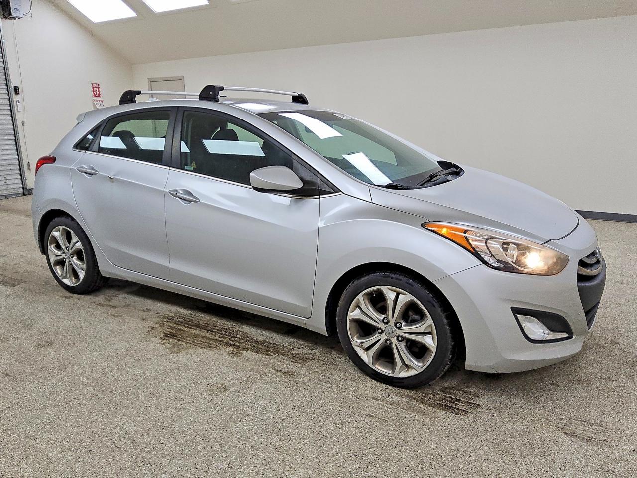2013 Hyundai Elantra Gt Base Silver vin: KMHD35LE6DU124491