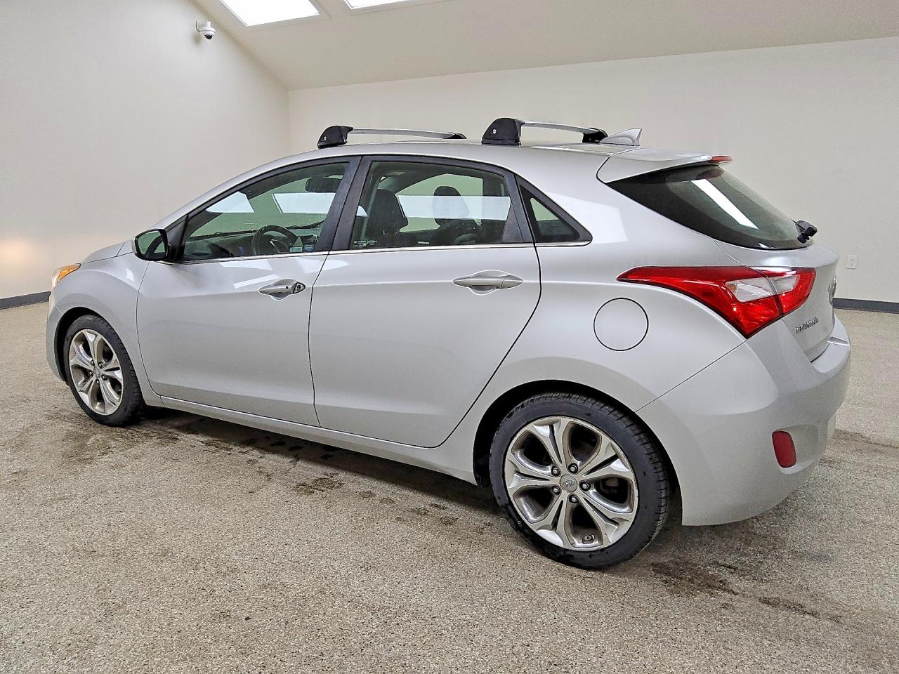 2013 Hyundai Elantra Gt Base Silver vin: KMHD35LE6DU124491