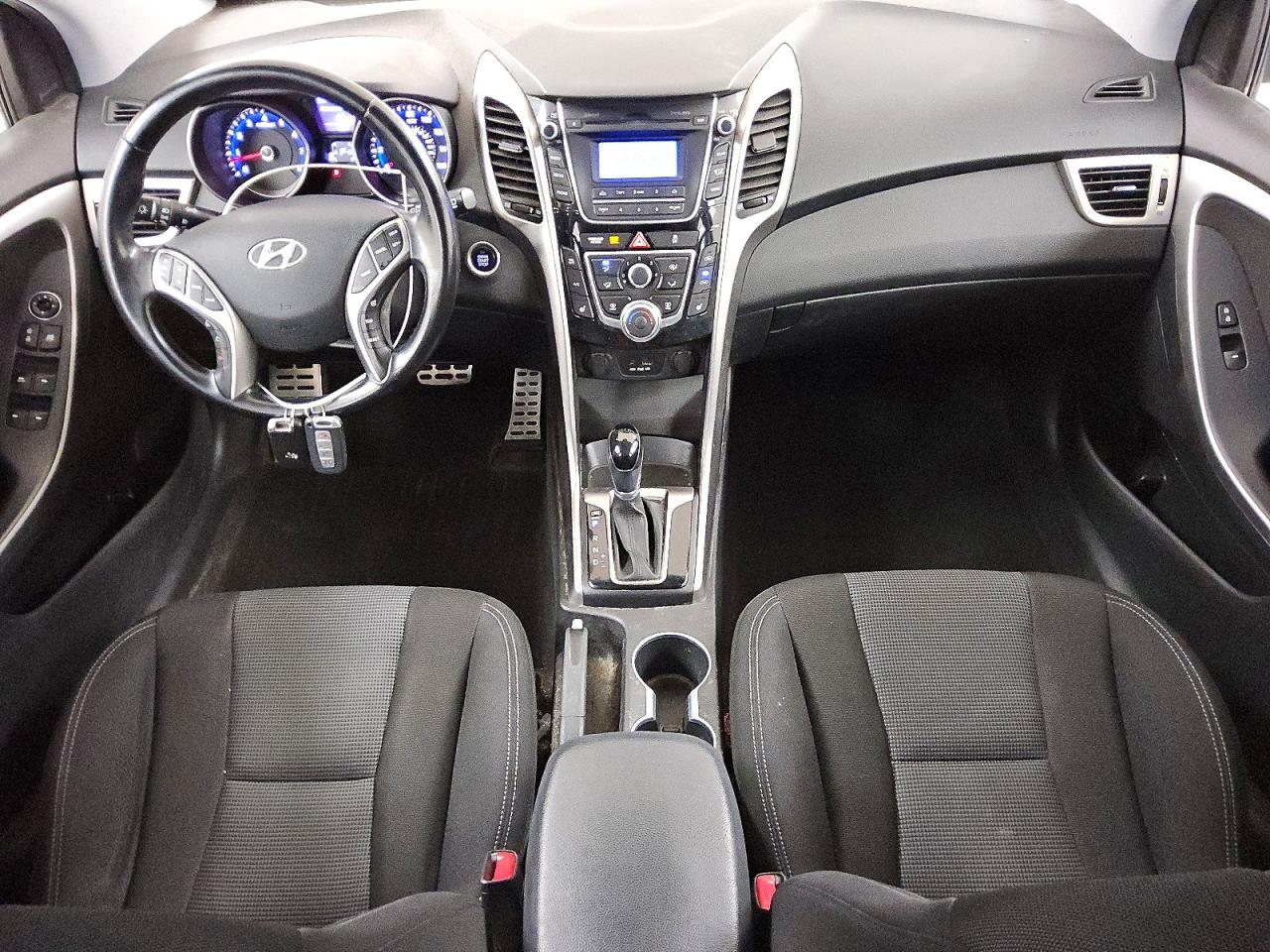 2013 Hyundai Elantra Gt Base Silver vin: KMHD35LE6DU124491