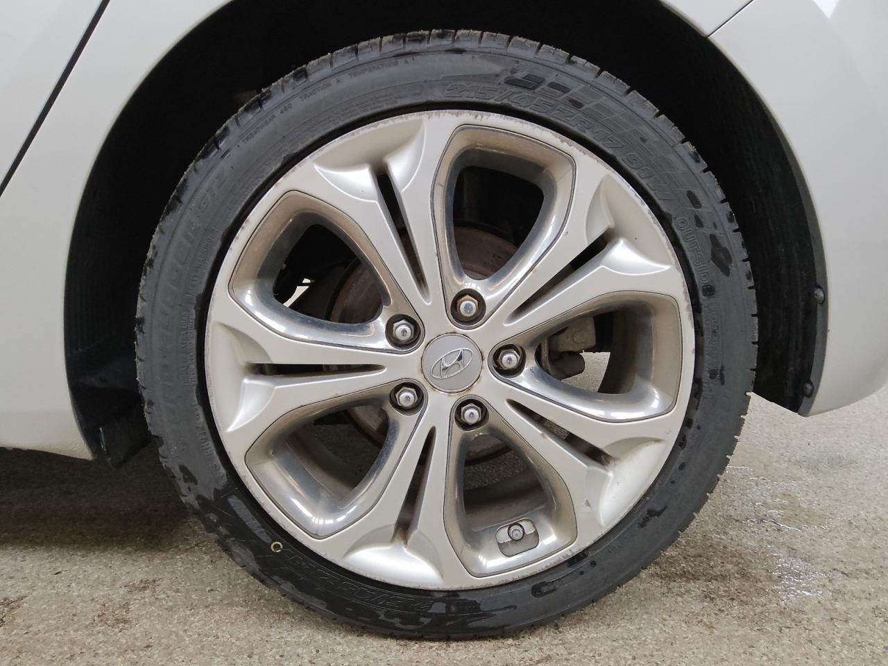 2013 Hyundai Elantra Gt Base Silver vin: KMHD35LE6DU124491 Damage: Left Rear Wheel, Curb Rash, > 12 Inches