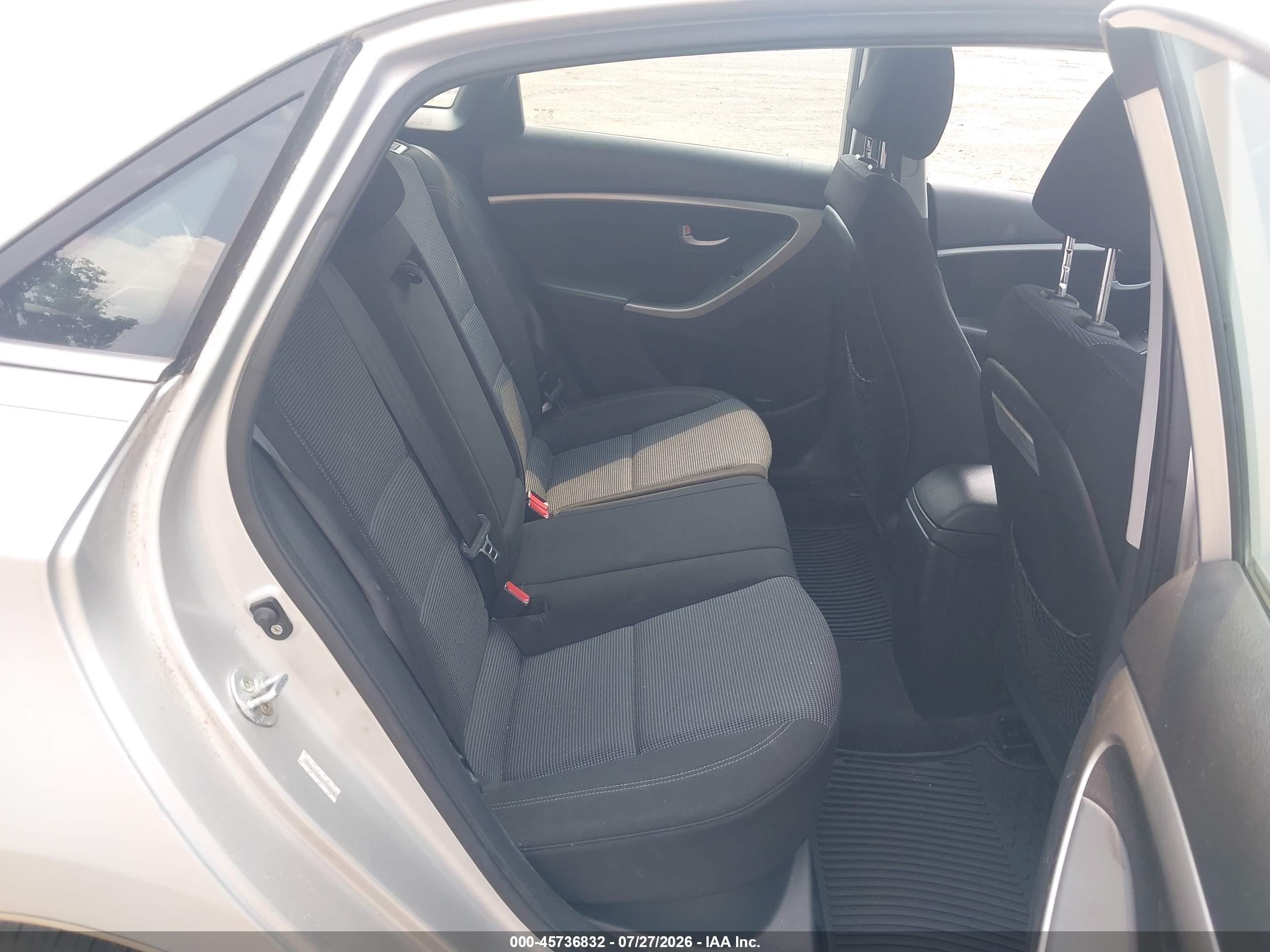 2013 Hyundai Elantra Gt   Silver vin: KMHD35LE6DU124944