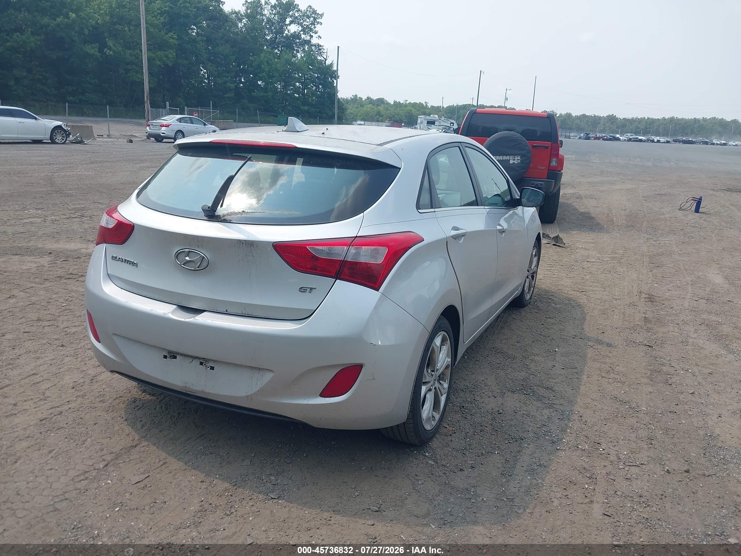 2013 Hyundai Elantra Gt   Silver vin: KMHD35LE6DU124944