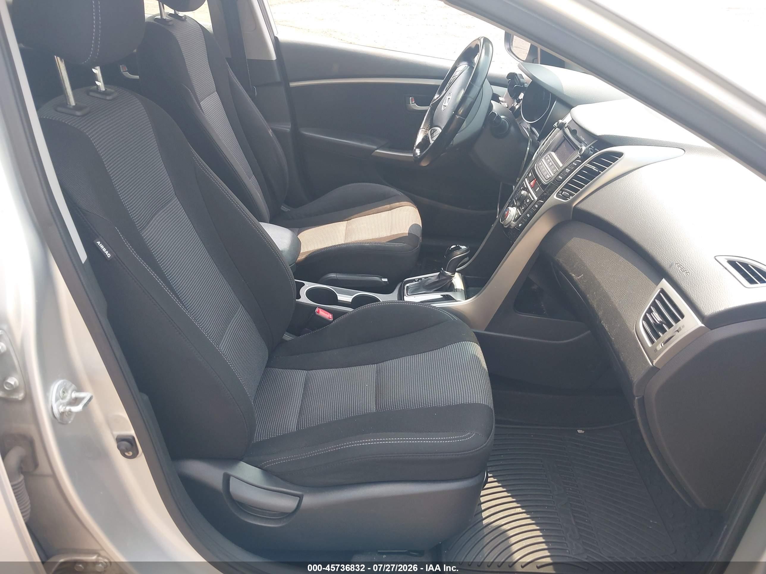 2013 Hyundai Elantra Gt   Silver vin: KMHD35LE6DU124944
