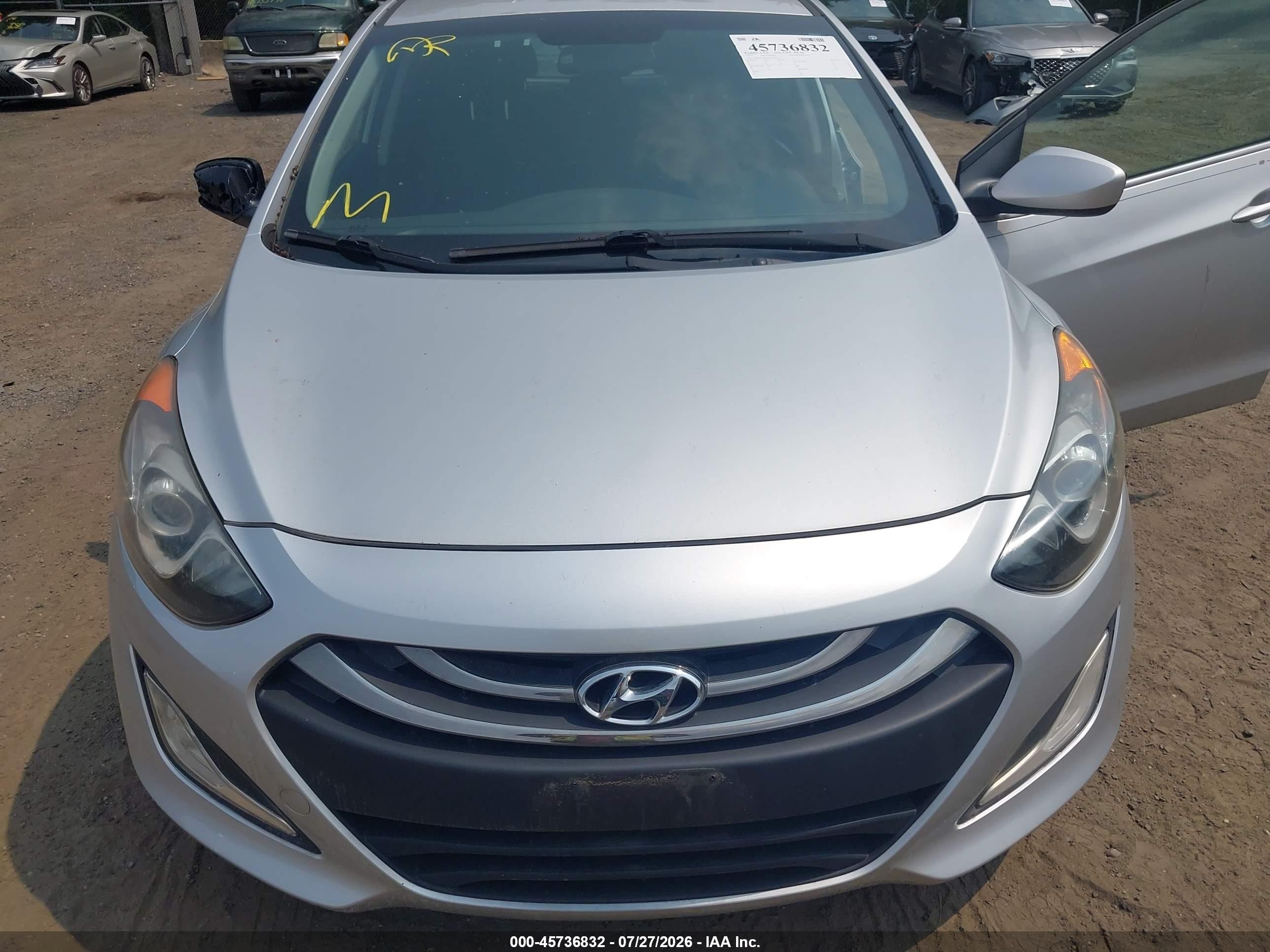 2013 Hyundai Elantra Gt   Silver vin: KMHD35LE6DU124944