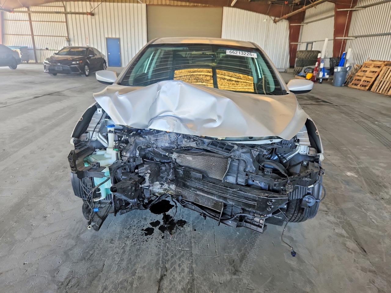 2013 Hyundai Elantra Gt Base Silver vin: KMHD35LE6DU148810