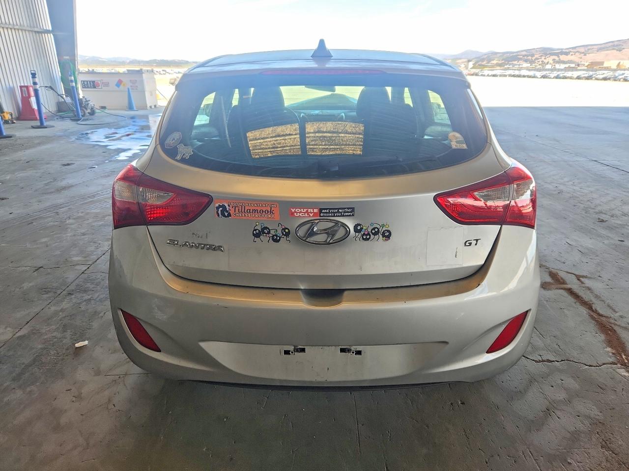 2013 Hyundai Elantra Gt Base Silver vin: KMHD35LE6DU148810