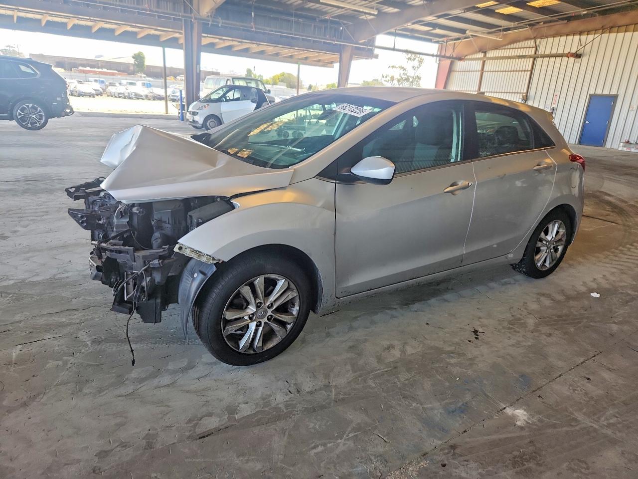 2013 Hyundai Elantra Gt Base Silver vin: KMHD35LE6DU148810