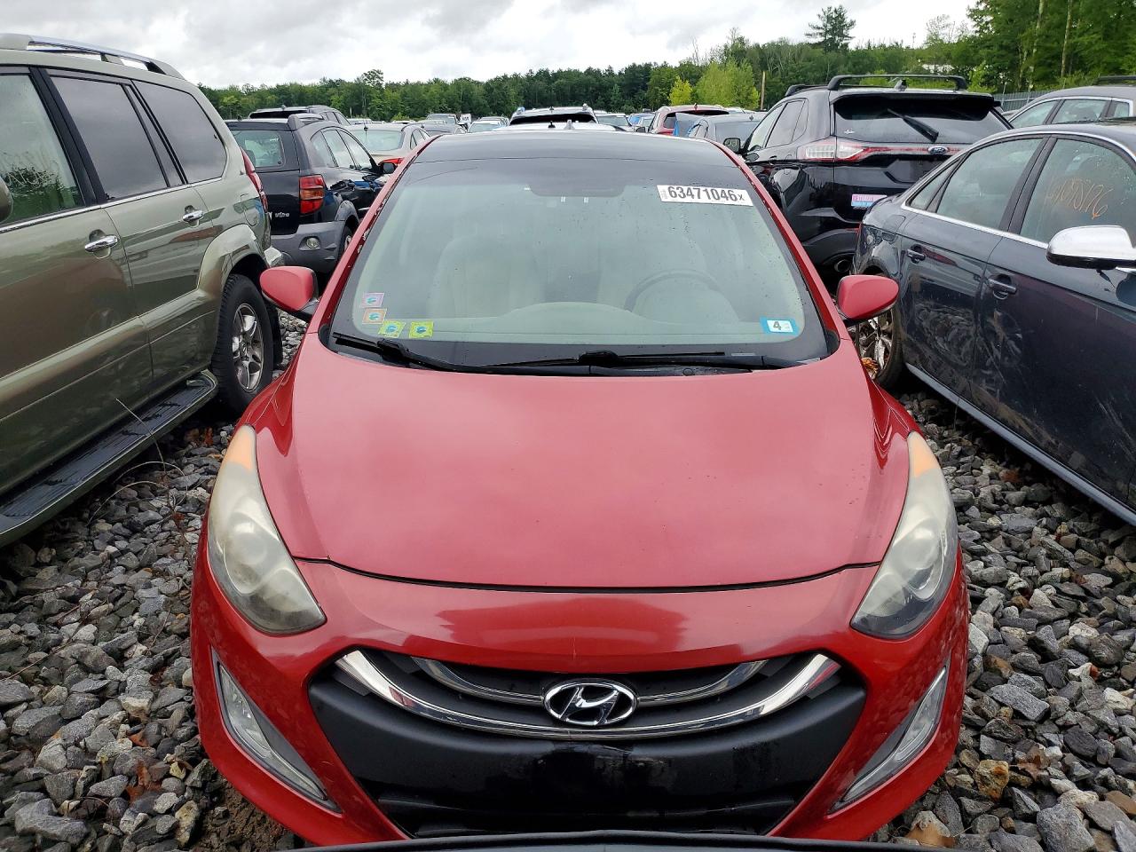 2013 Hyundai Elantra Gt Base Red vin: KMHD35LE6DU151657