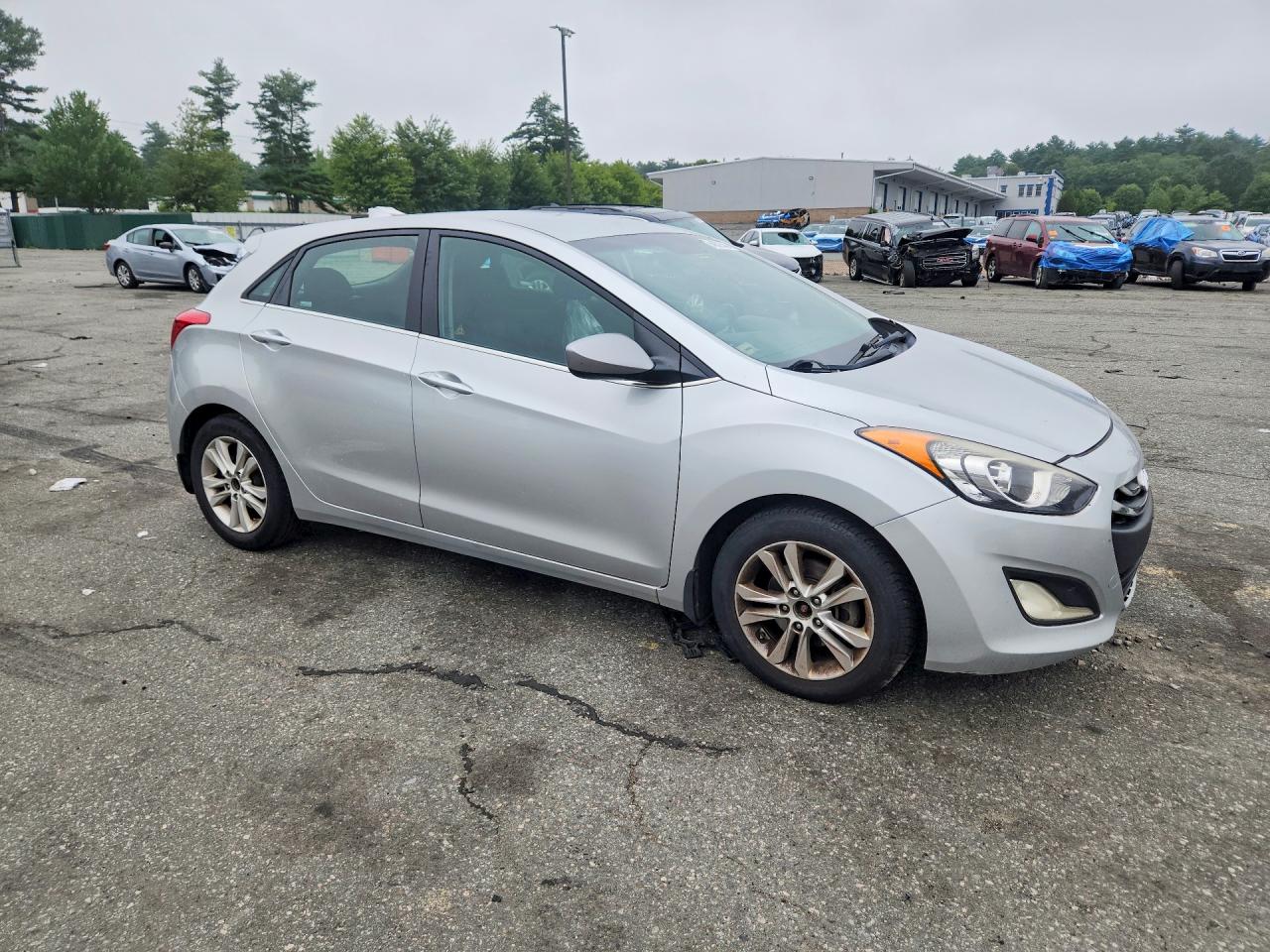 2013 Hyundai Elantra Gt Base Silver vin: KMHD35LE7DU027378