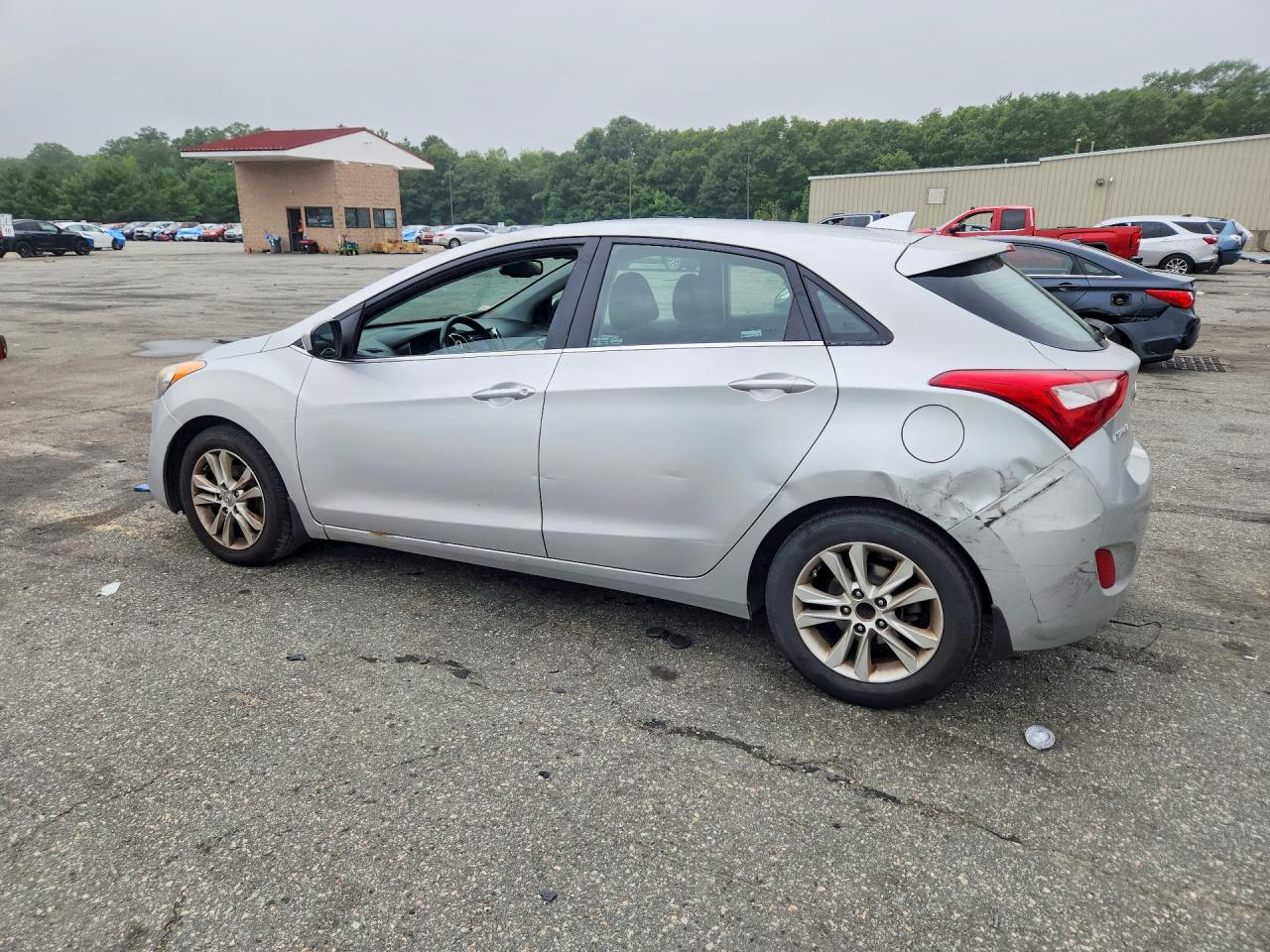 2013 Hyundai Elantra Gt Base Silver vin: KMHD35LE7DU027378