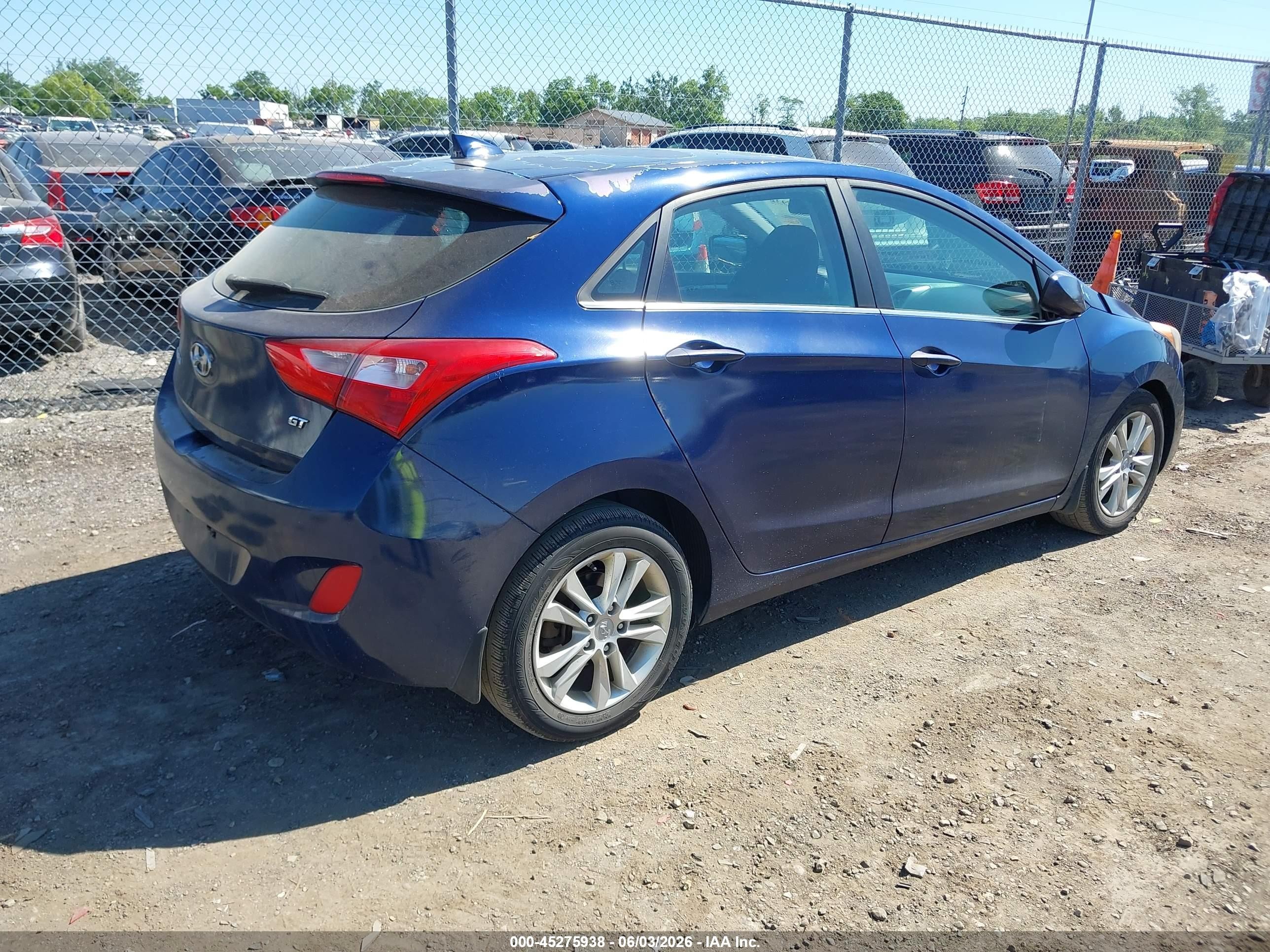 2013 Hyundai Elantra Gt Blue vin: KMHD35LE7DU036338